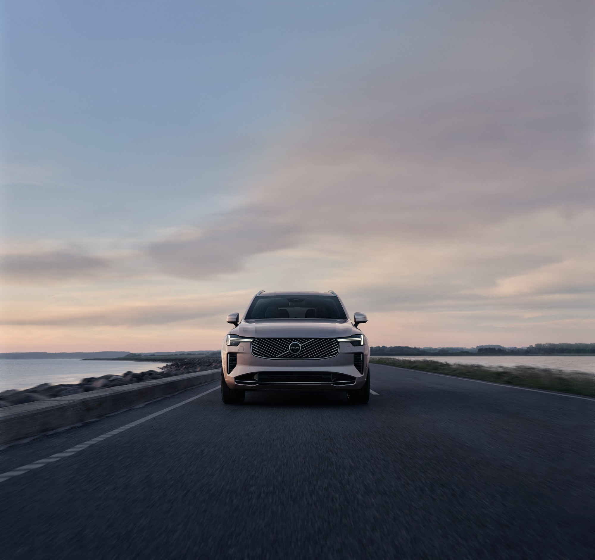 The true Scandinavian luxury SUV. For ultimate elegance and capacity.