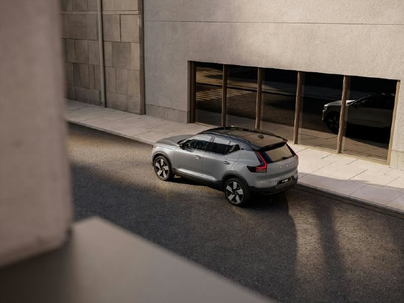 Volvo wertet kompakte SUV-Modelle auf: Mehr Eleganz und Dynamik für den Volvo XC40 und den Volvo EX40