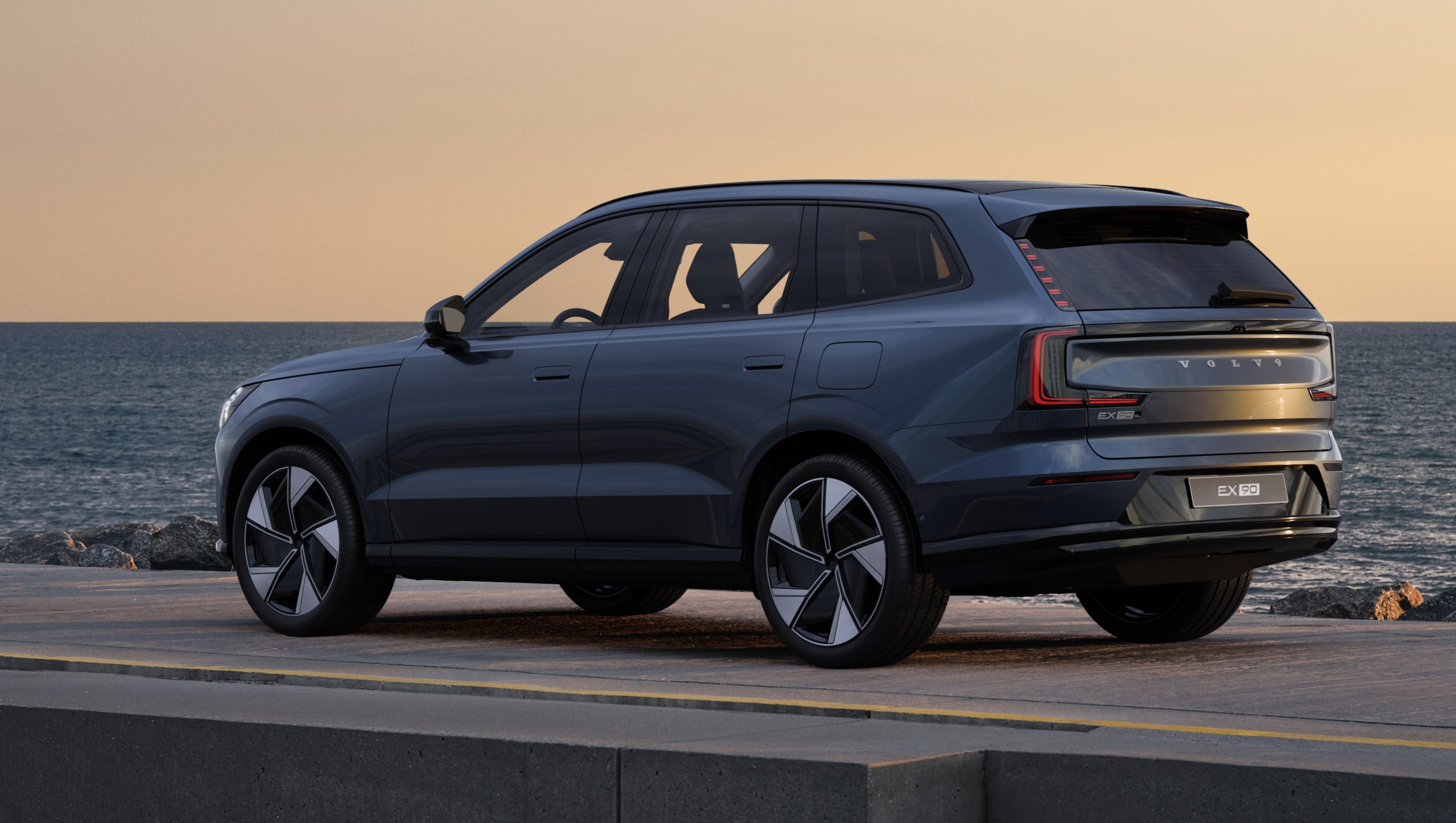 Volvo breidt 90-aanbod uit met ES90 Plus Business Edition en EX90 Ultra Executive Edition