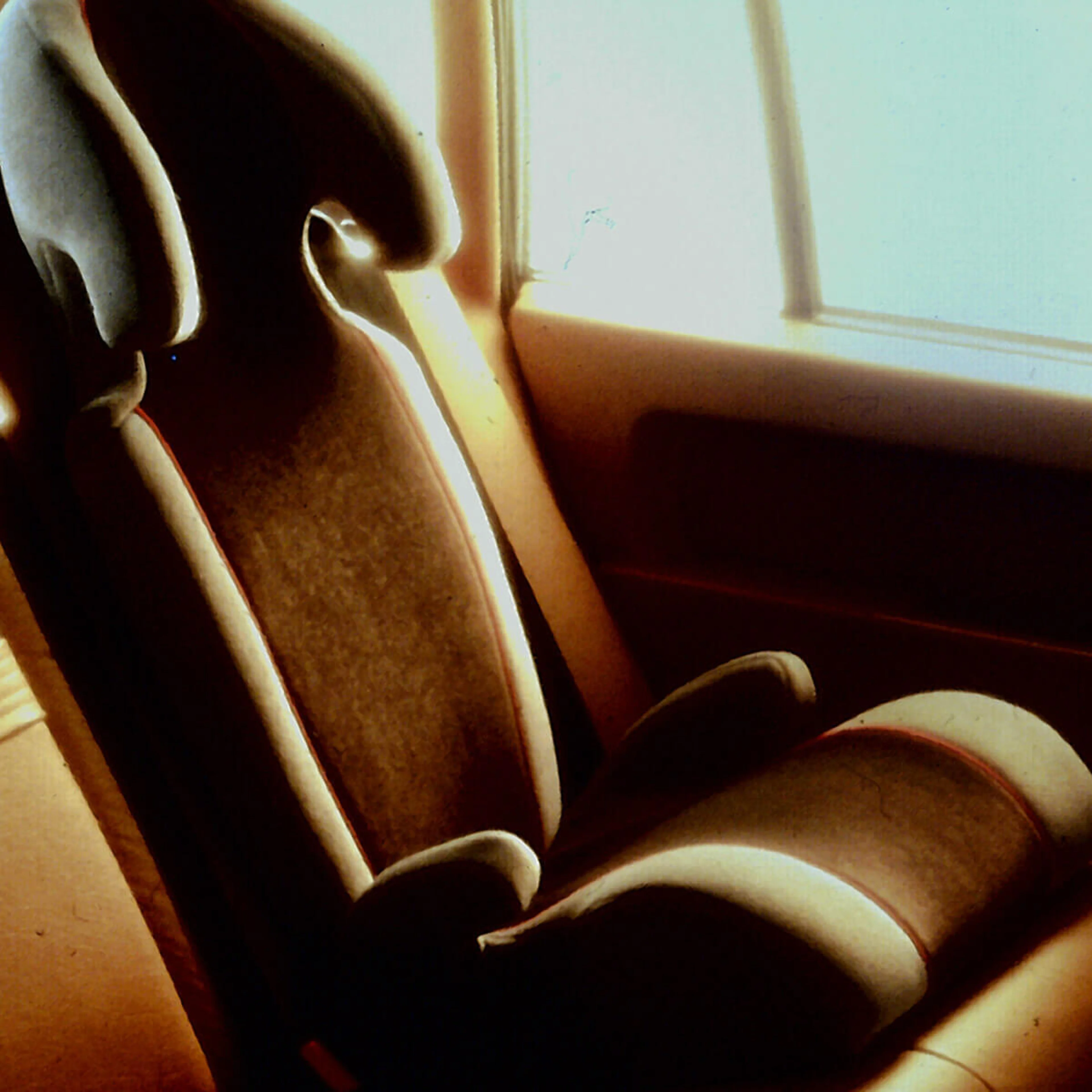 All-new booster seat with removable backrest was launched by Volvo Cars in 1989.