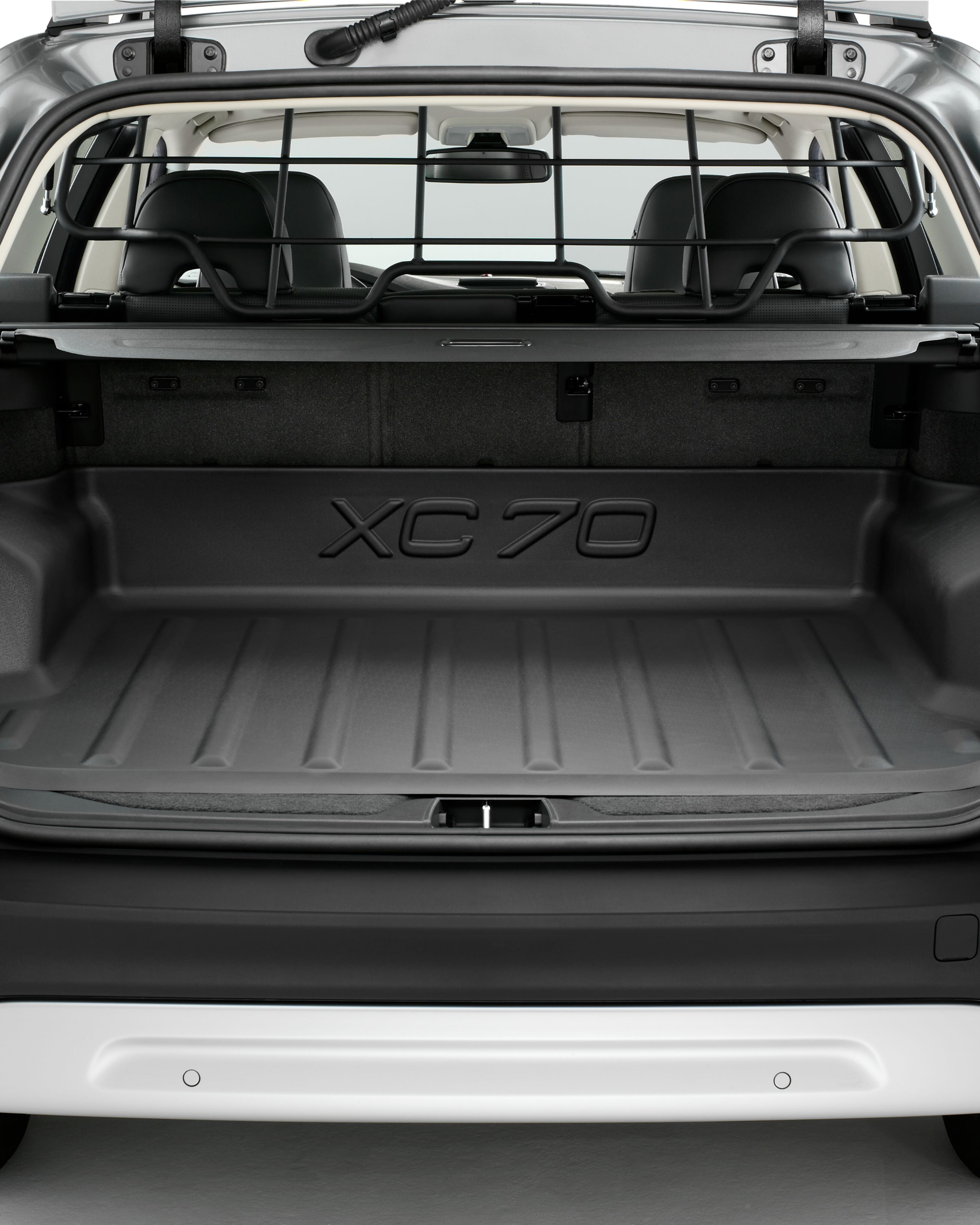 Uma imagem que mostra o espaço de carga de um Volvo XC70.