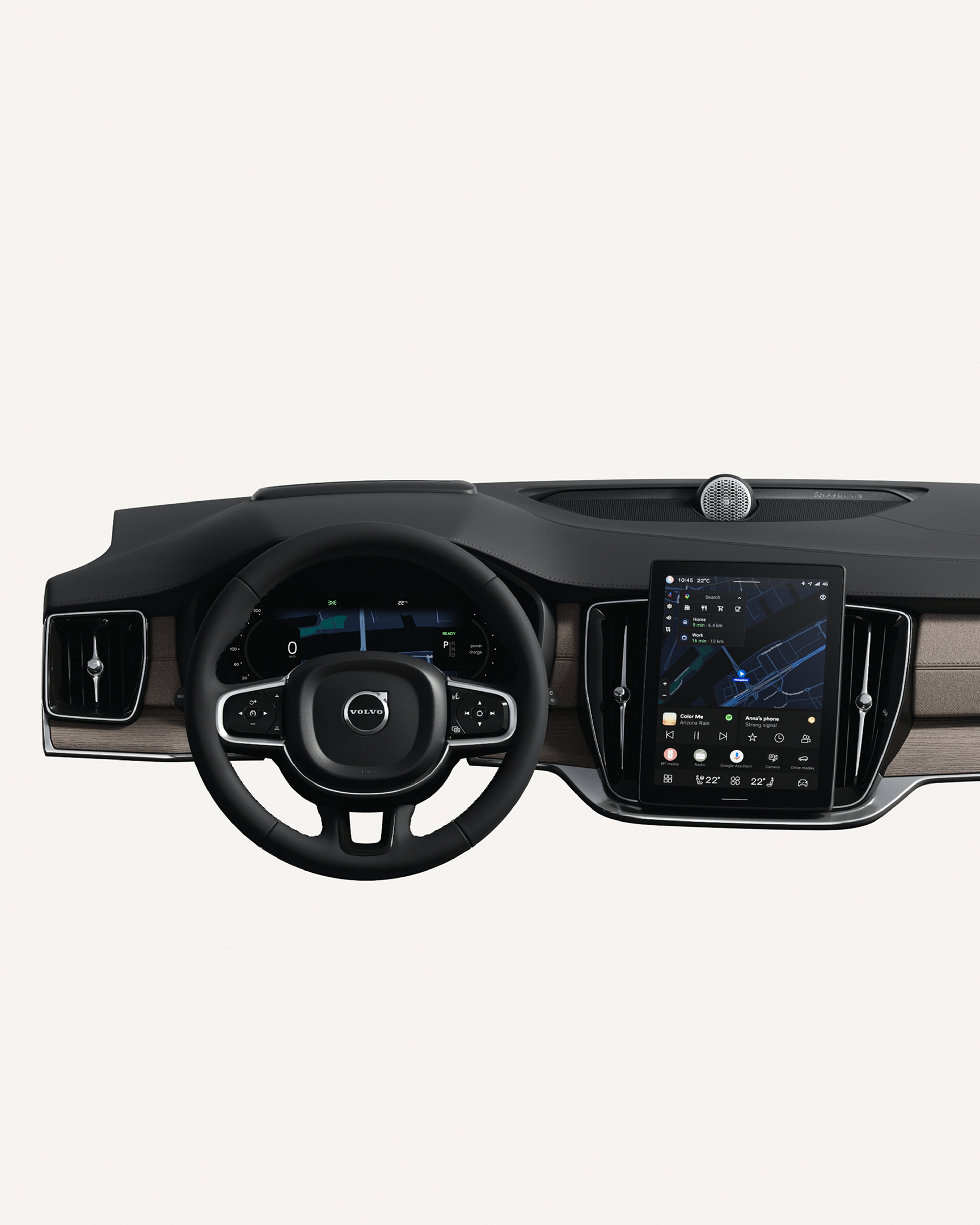 Innenansicht des Armaturenbretts des Volvo XC90 mit Lenkrad und Touchscreen.