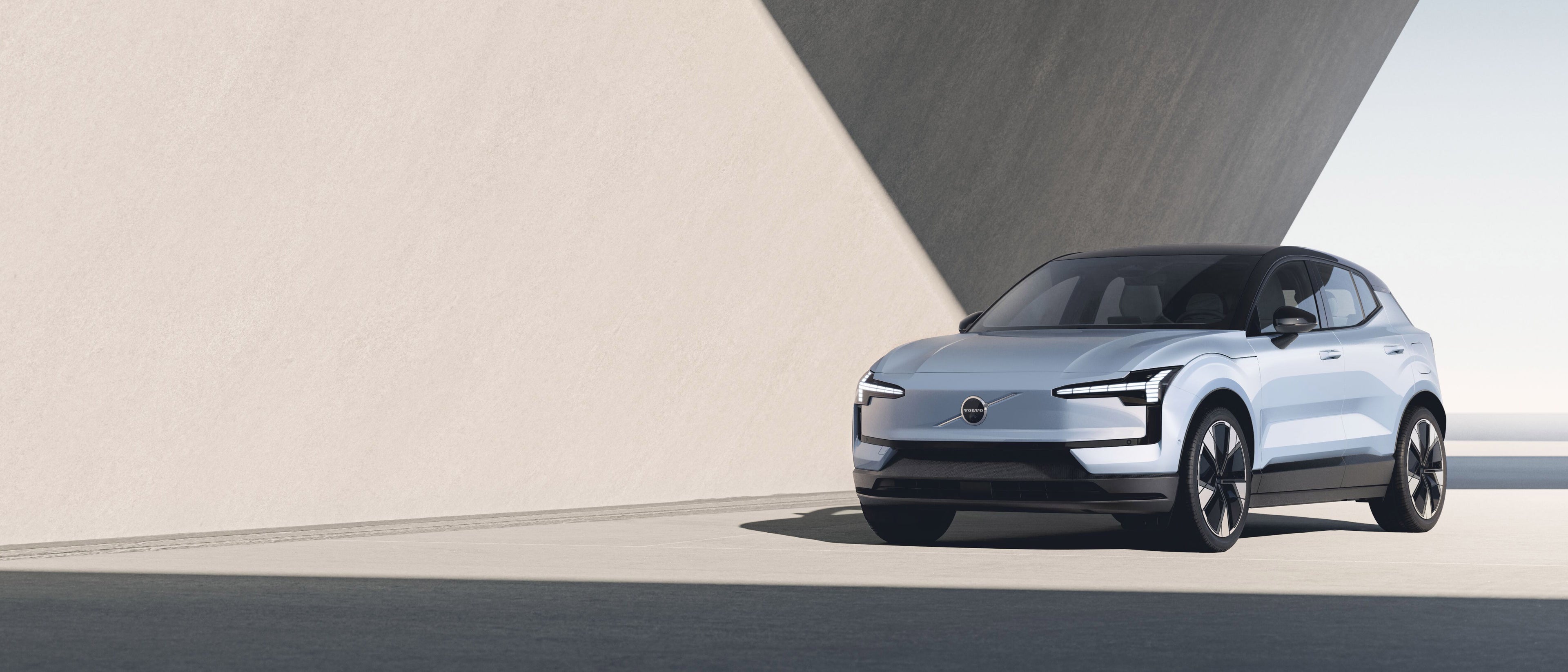 立即探索 EX30 最新規格配備表。