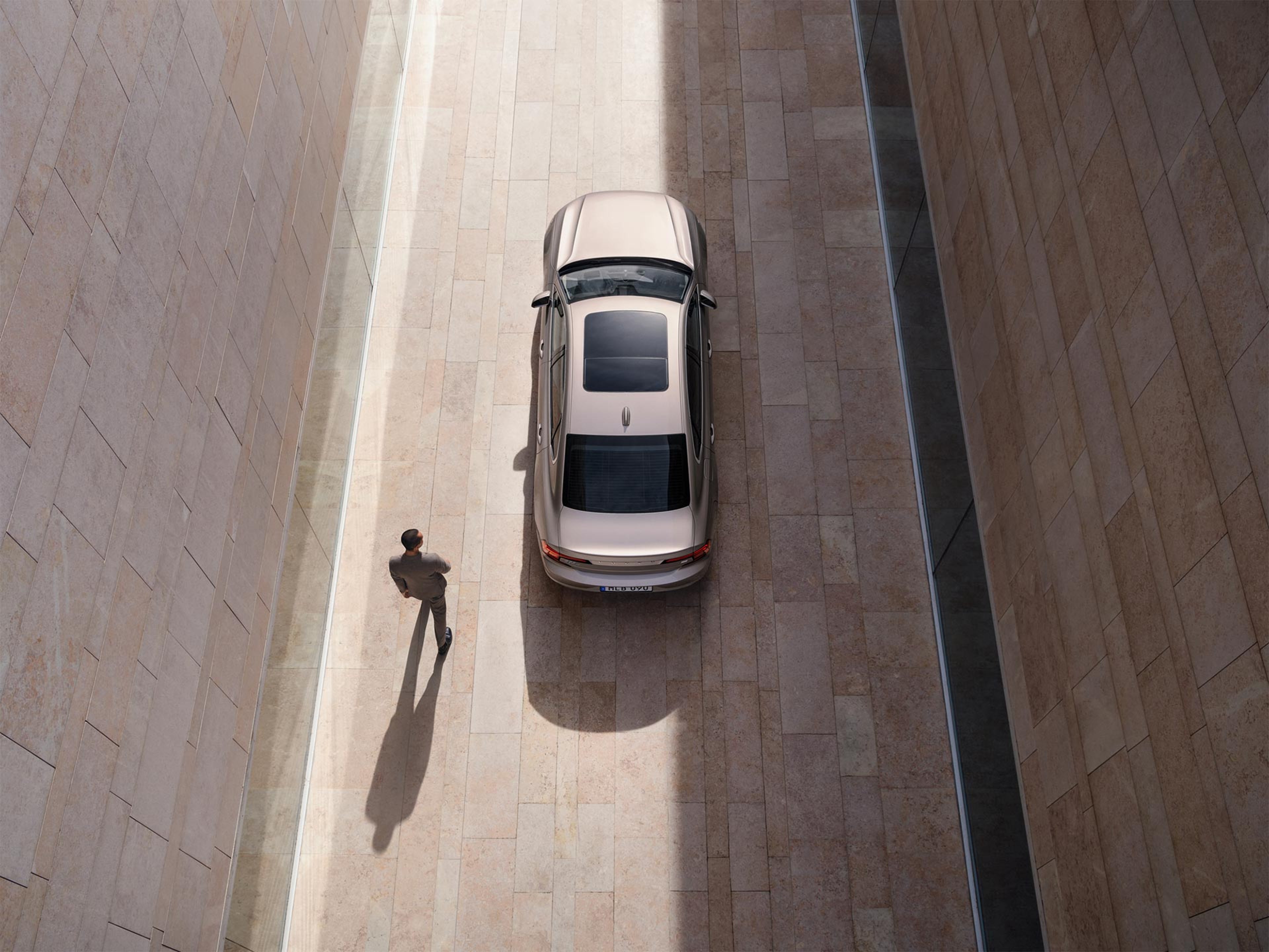Panoramic roof on a Volvo S90 Recharge.