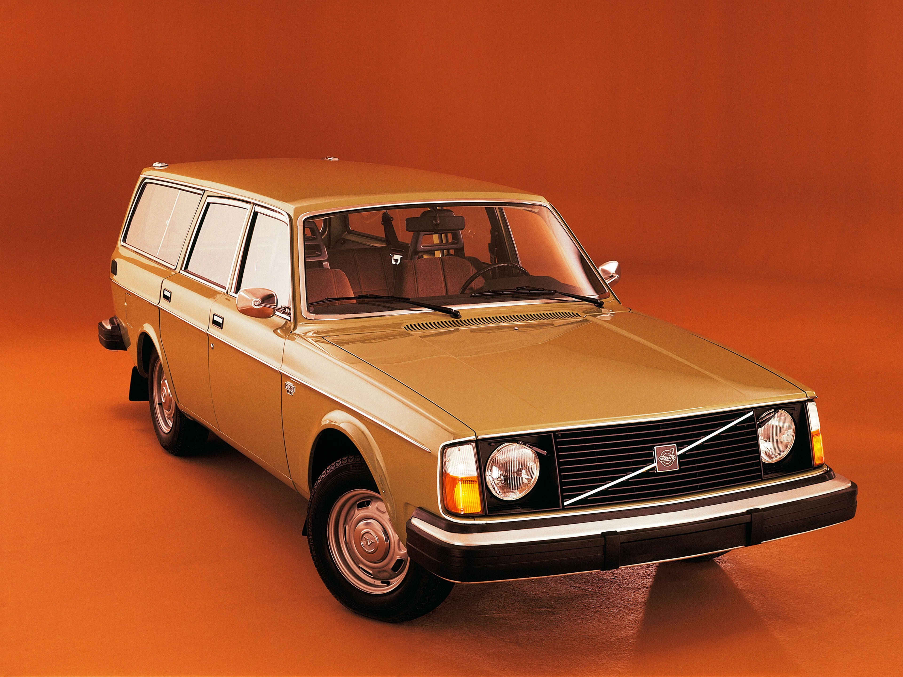 Picture showing the Volvo 245