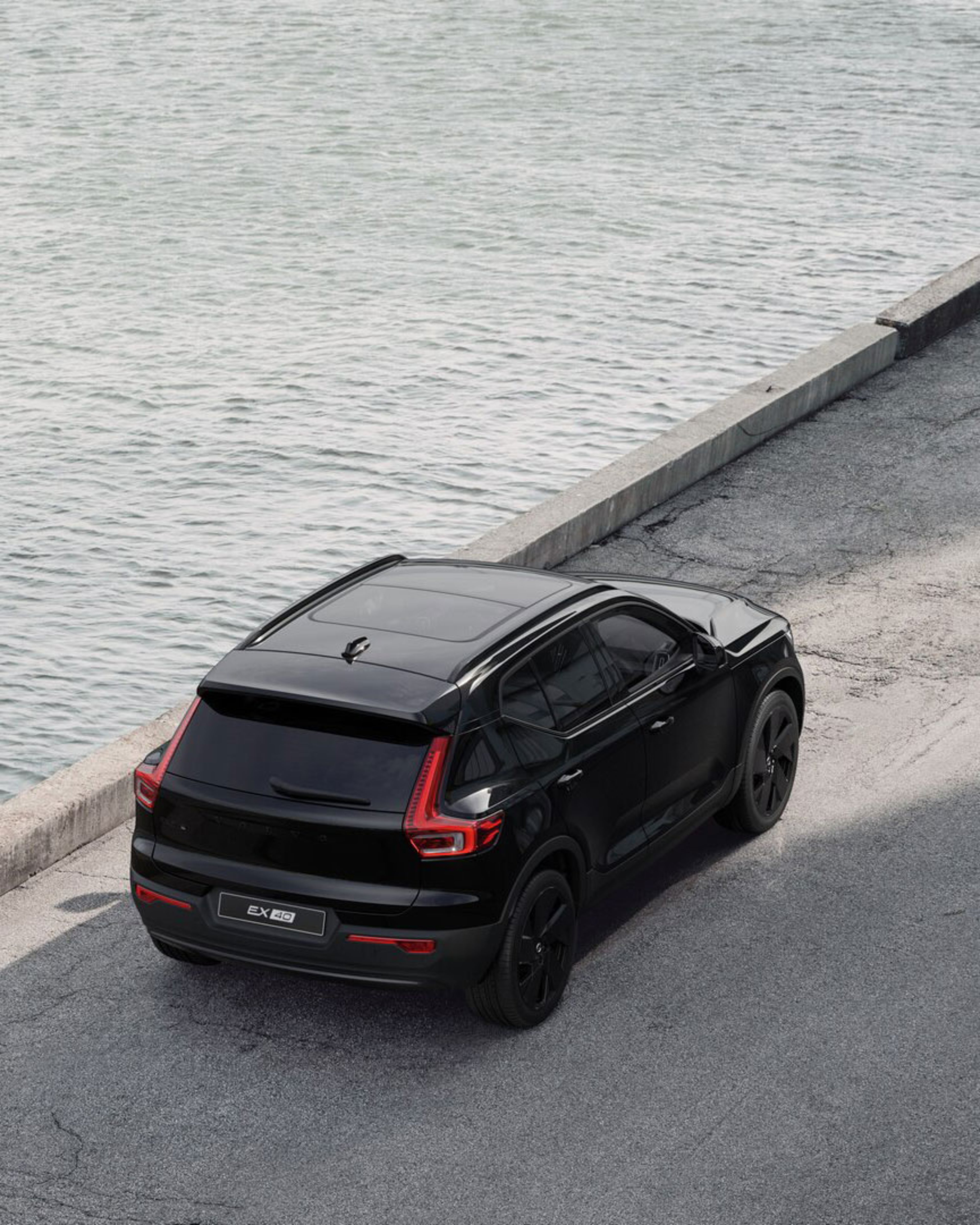 The Volvo EX40 Black Edition. New for 2026.