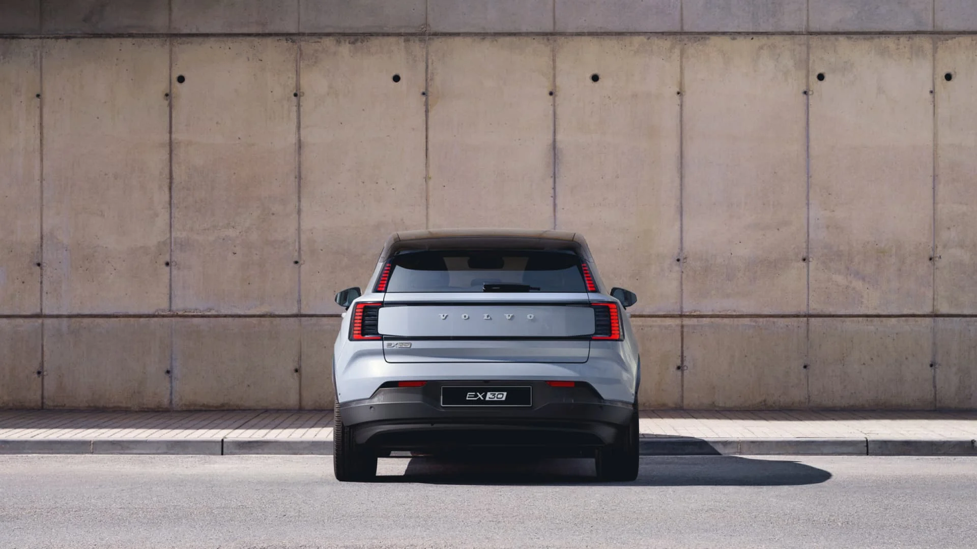 ex30-electric-overview-gallery-new-item-5-16x9.jpg?branch=prod_alias&auto=avif&quality=85&format=webp&iar=0&w=1920&imdensity=1