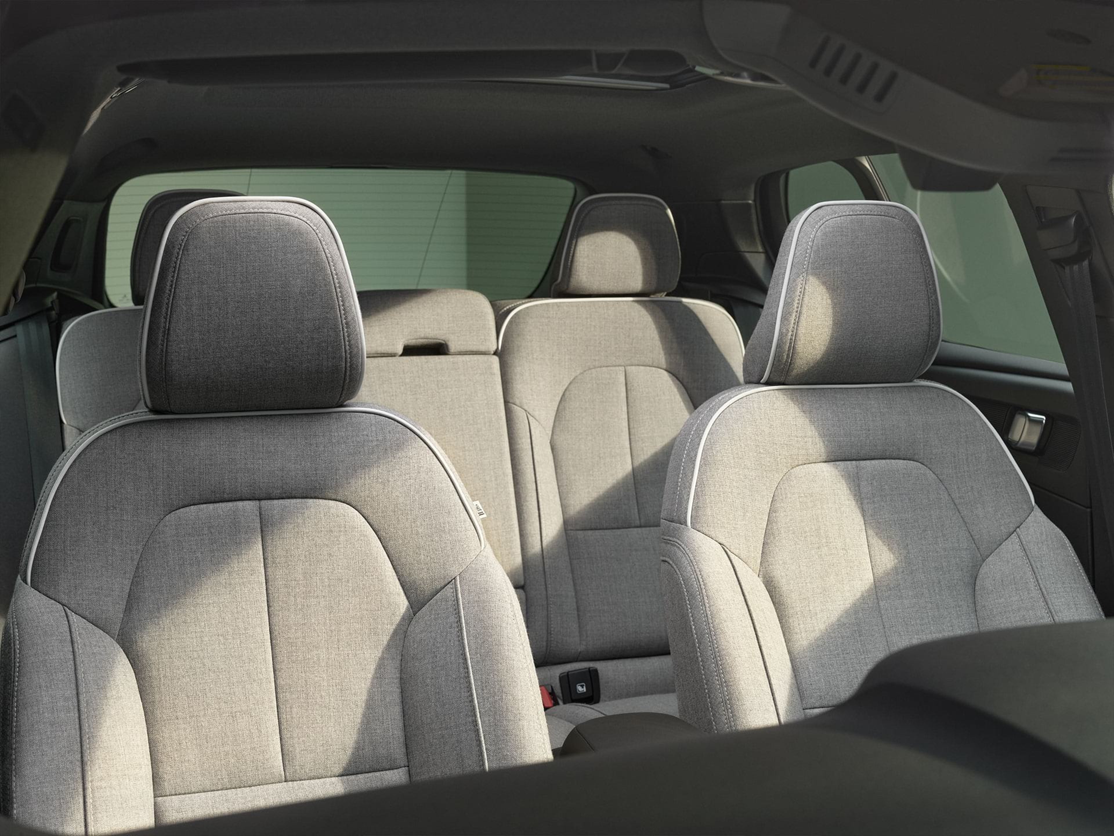 A calm, comfortable, and ergonomically optimised cabin of a Volvo XC40 Recharge.