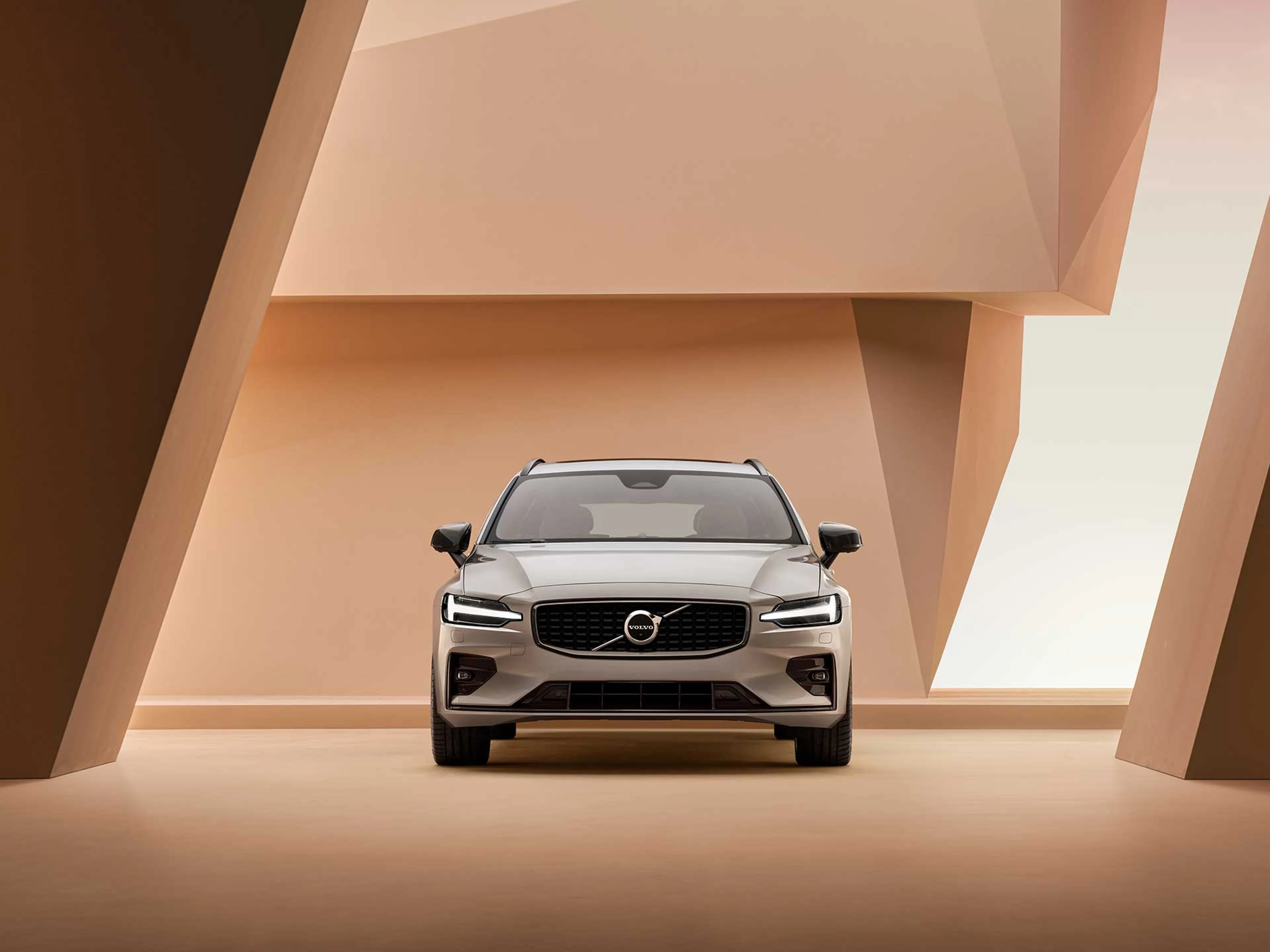 Refreshed exterior design details of the Volvo V60 estate.