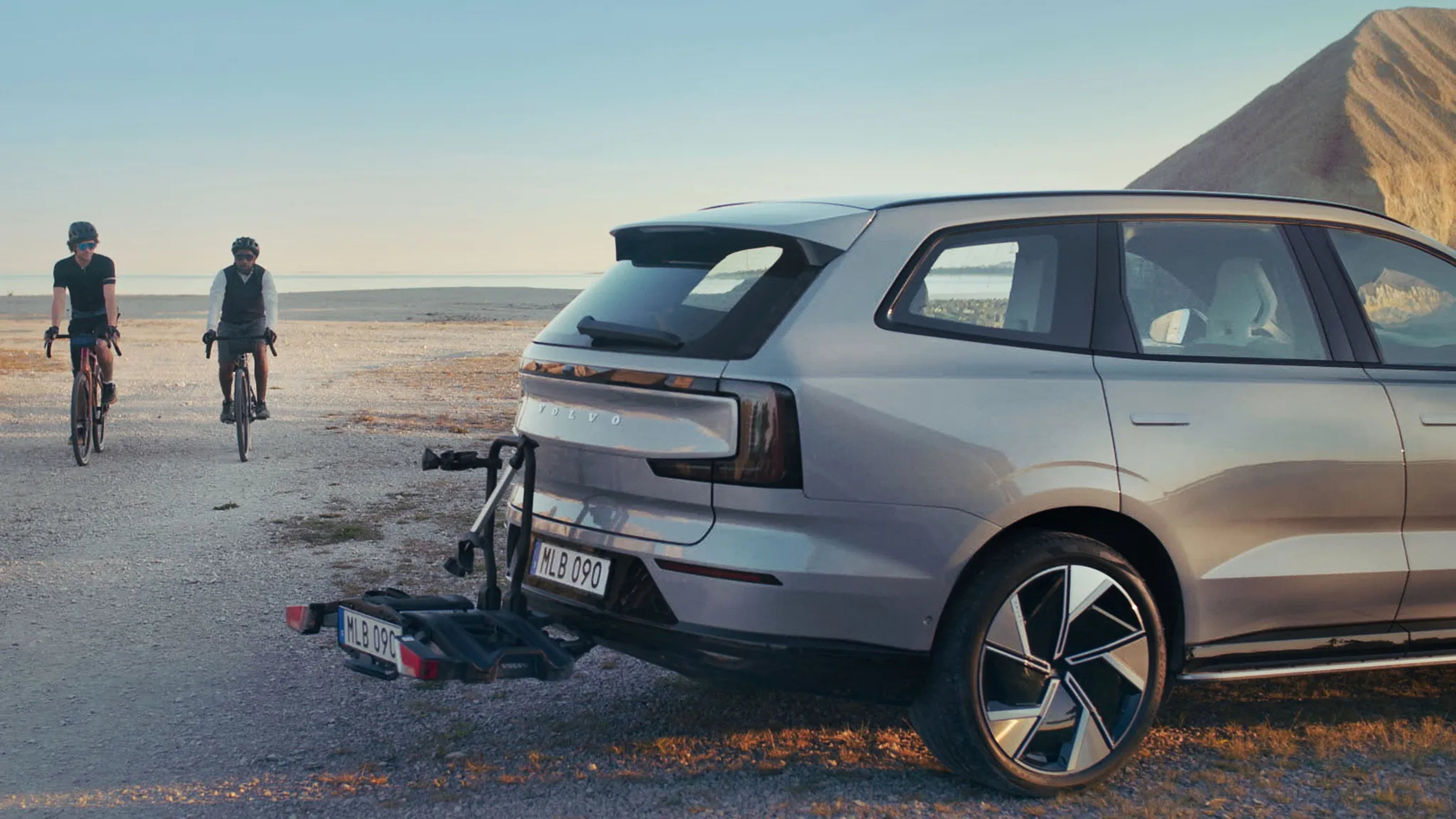 Scopri i pacchetti, le ruote complete e gli accessori originali per la tua Volvo.