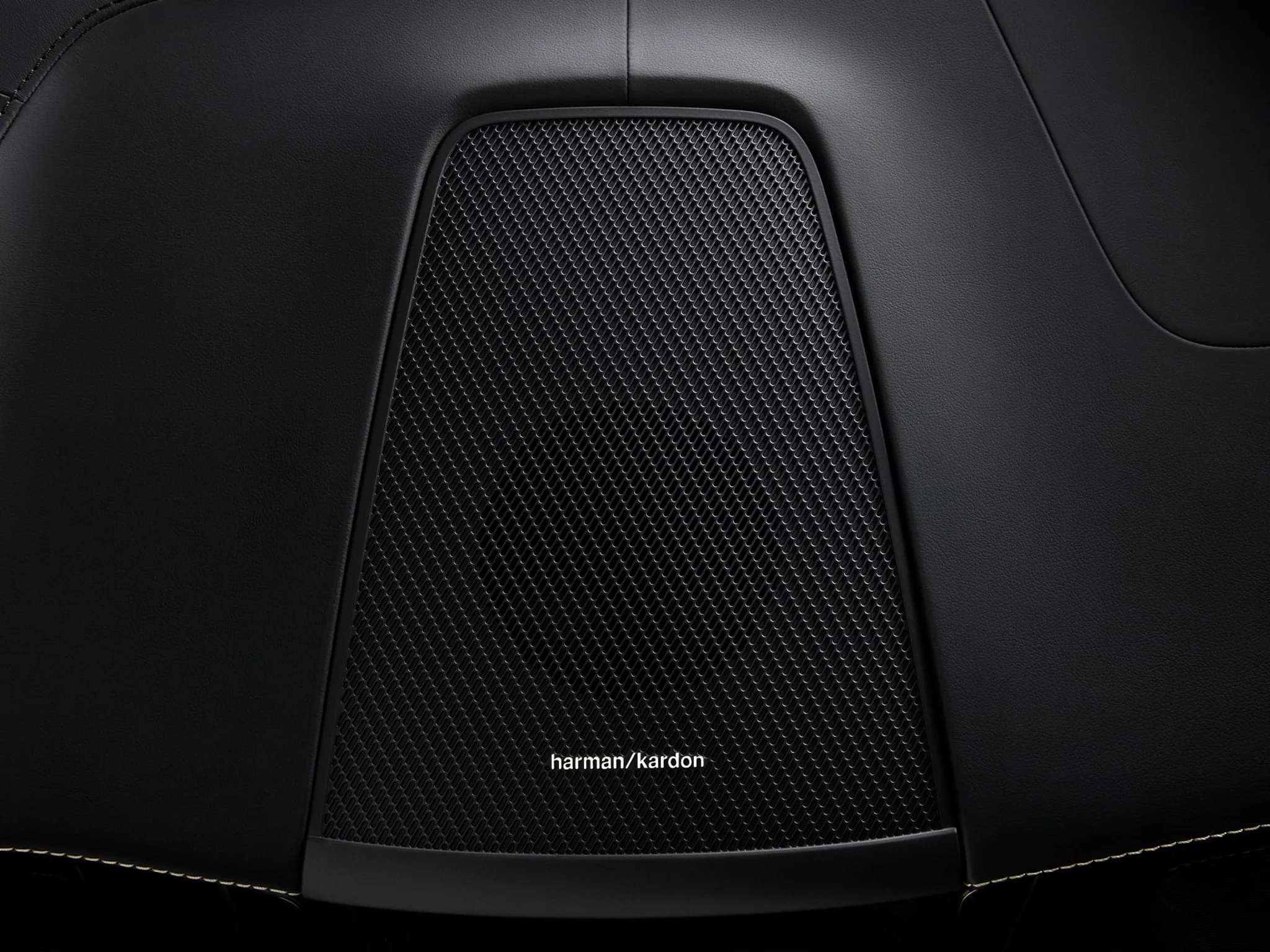 Altavoces Harman Kardon en el interior de un Volvo XC60.