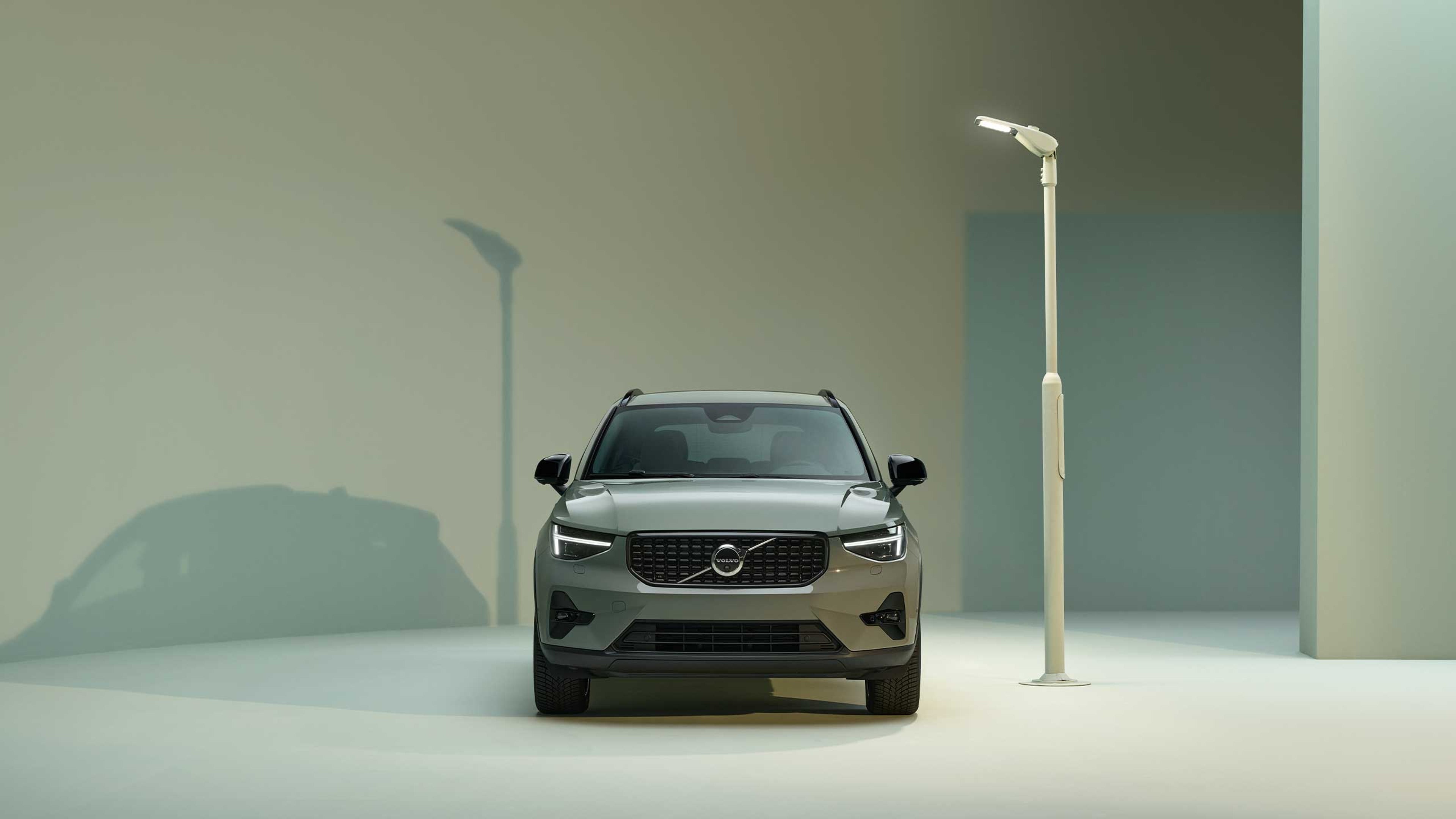 Refreshed exterior design details on the Volvo XC40 SUV.