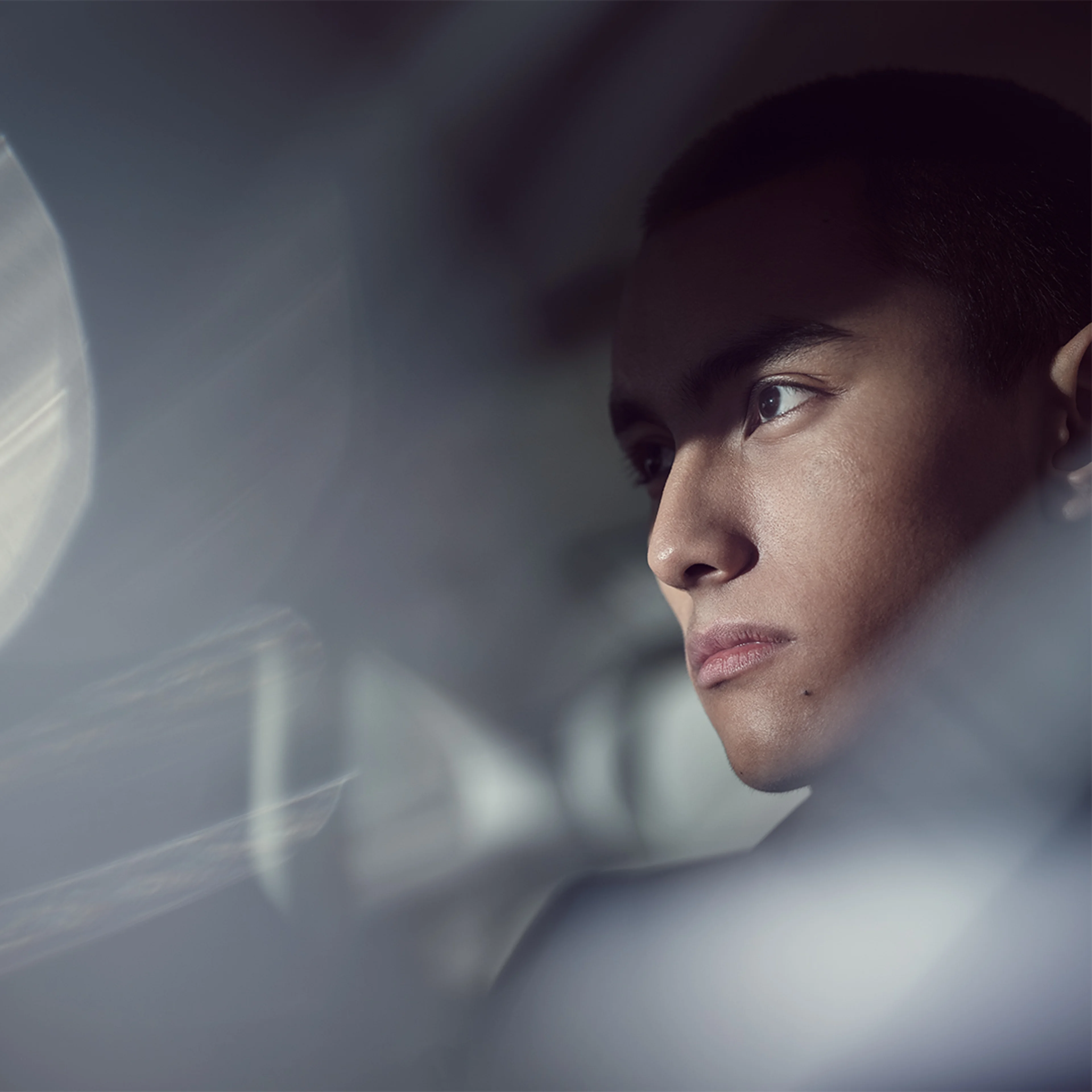 يساعدك جهاز تنقية الهواء المتقدم في فولفو S90 Recharge أنت والركاب على الاستمتاع بجودة هواء أفضل وأكثر صحةً.