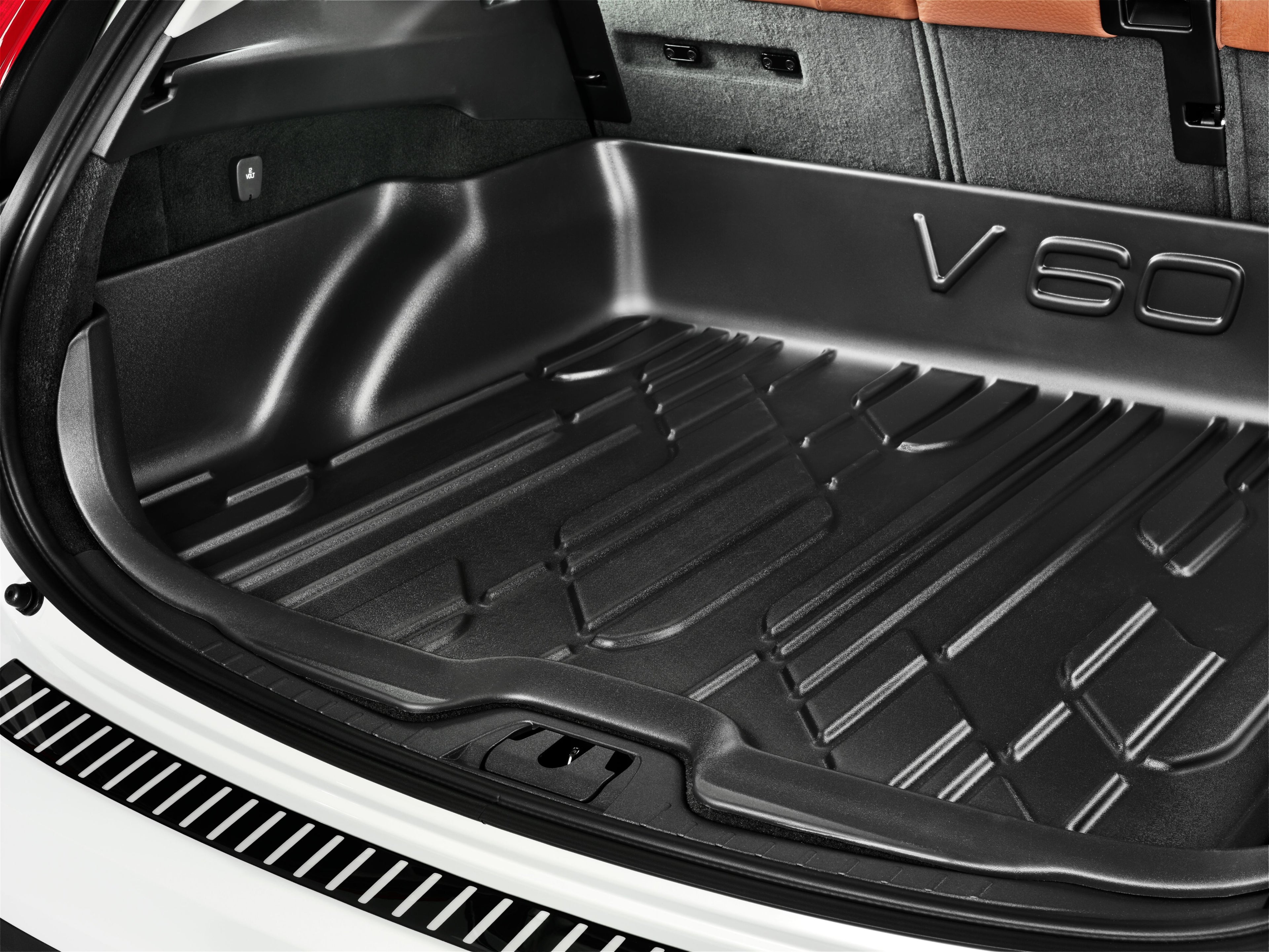 Volvo V60'ın bagaj alanını gösteren görüntü.