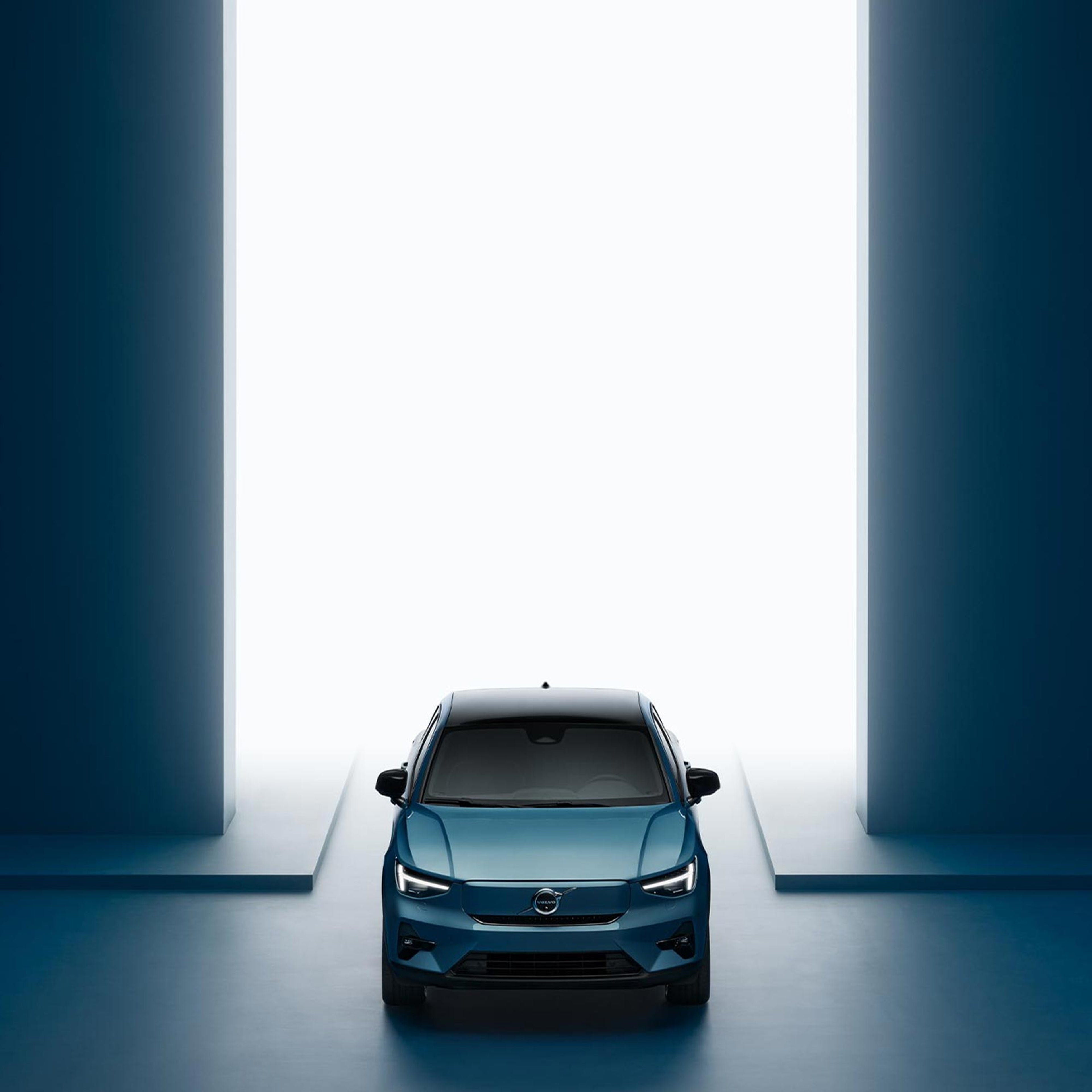 Fjord blue Volvo C40 Recharge front exterior.