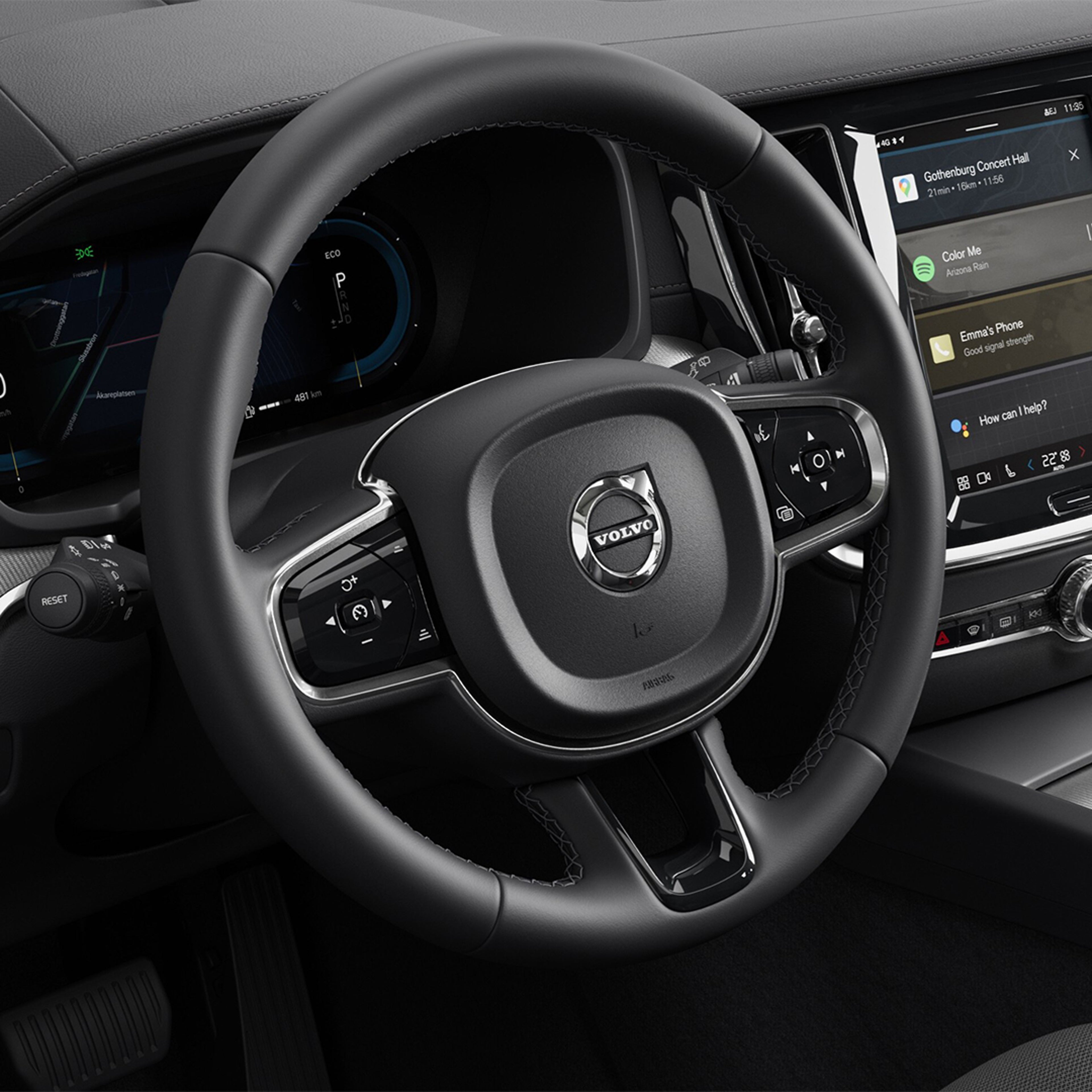 Volvo S60 高效輕油電的方向盤、儀錶板、中控台和車載資訊娛樂系統觸控螢幕。