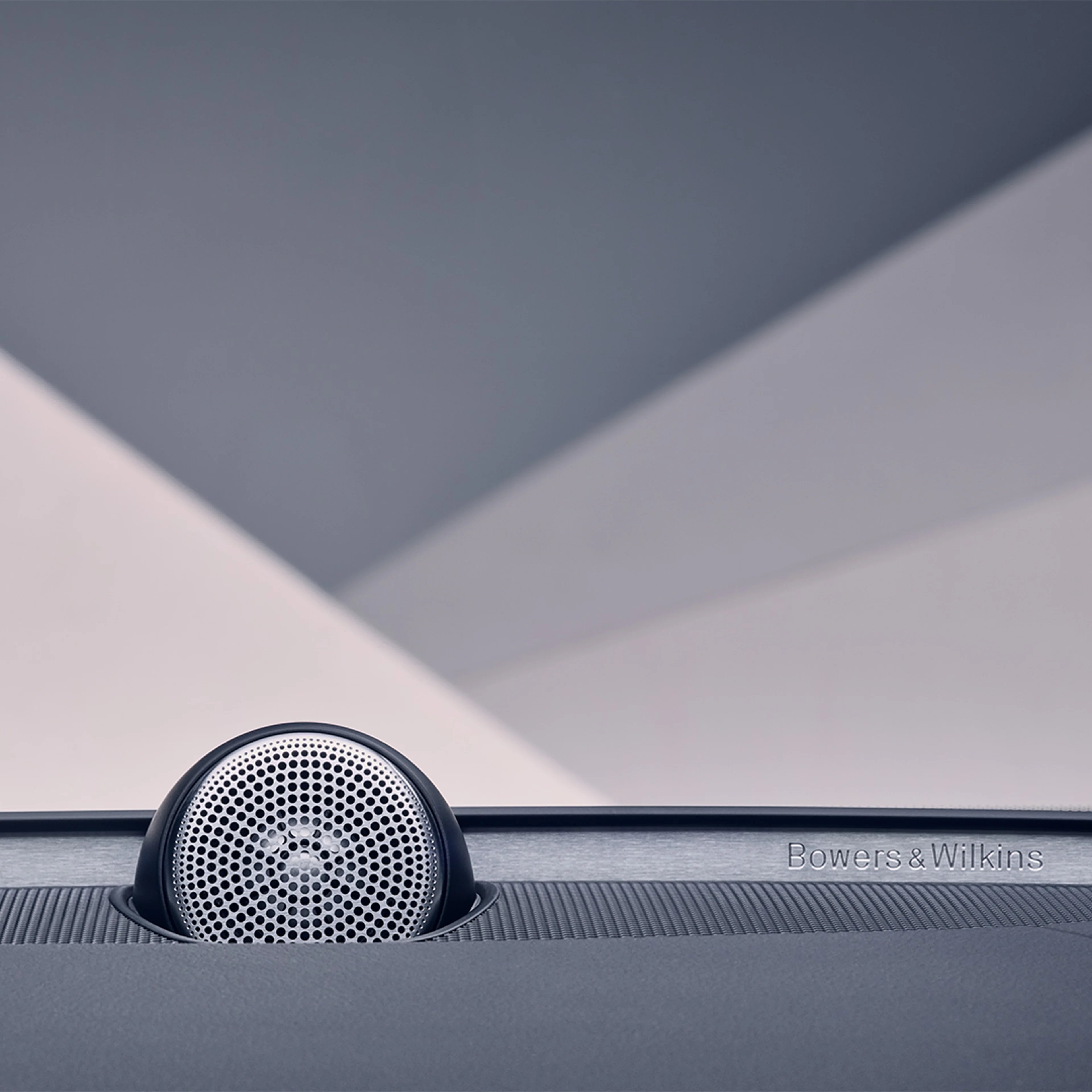 Bowers & Wilkins speaker in Volvo S90 Recharge.