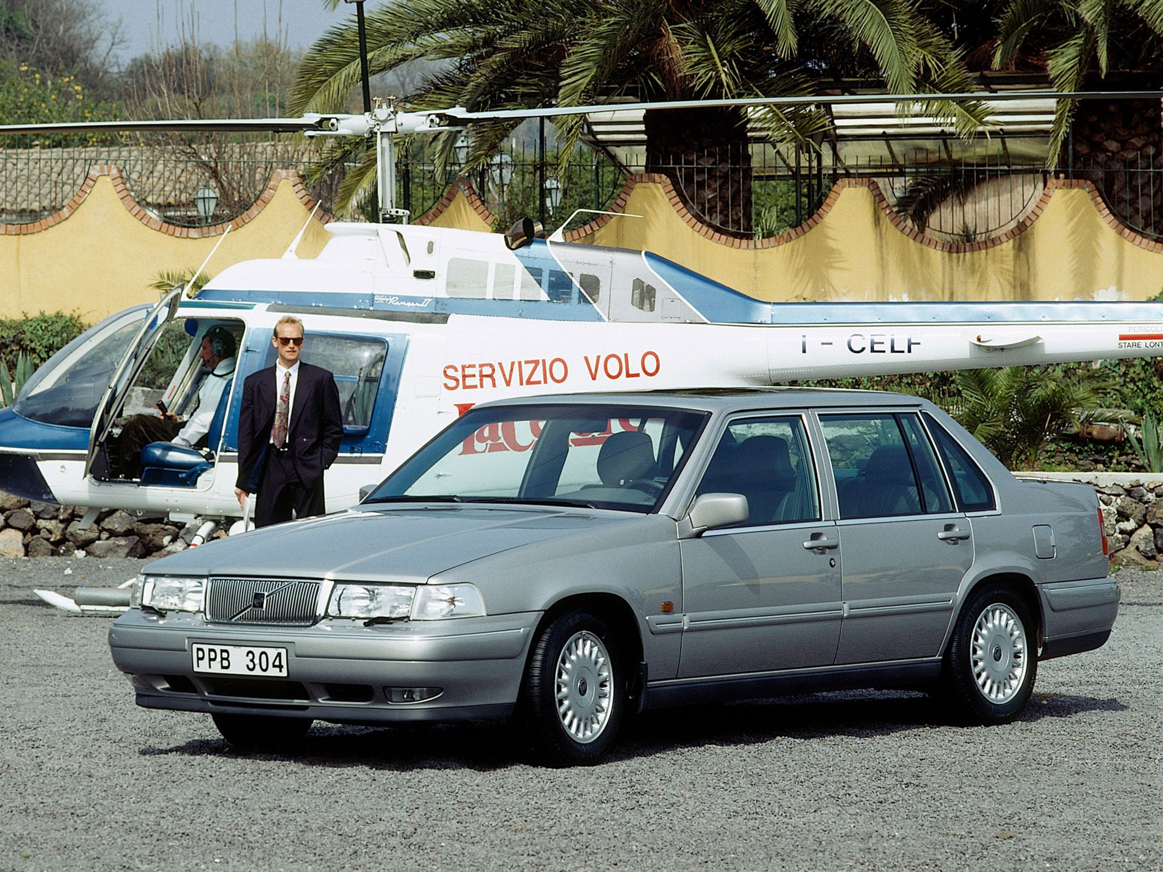 Picture showing the Volvo 960 Sedan.