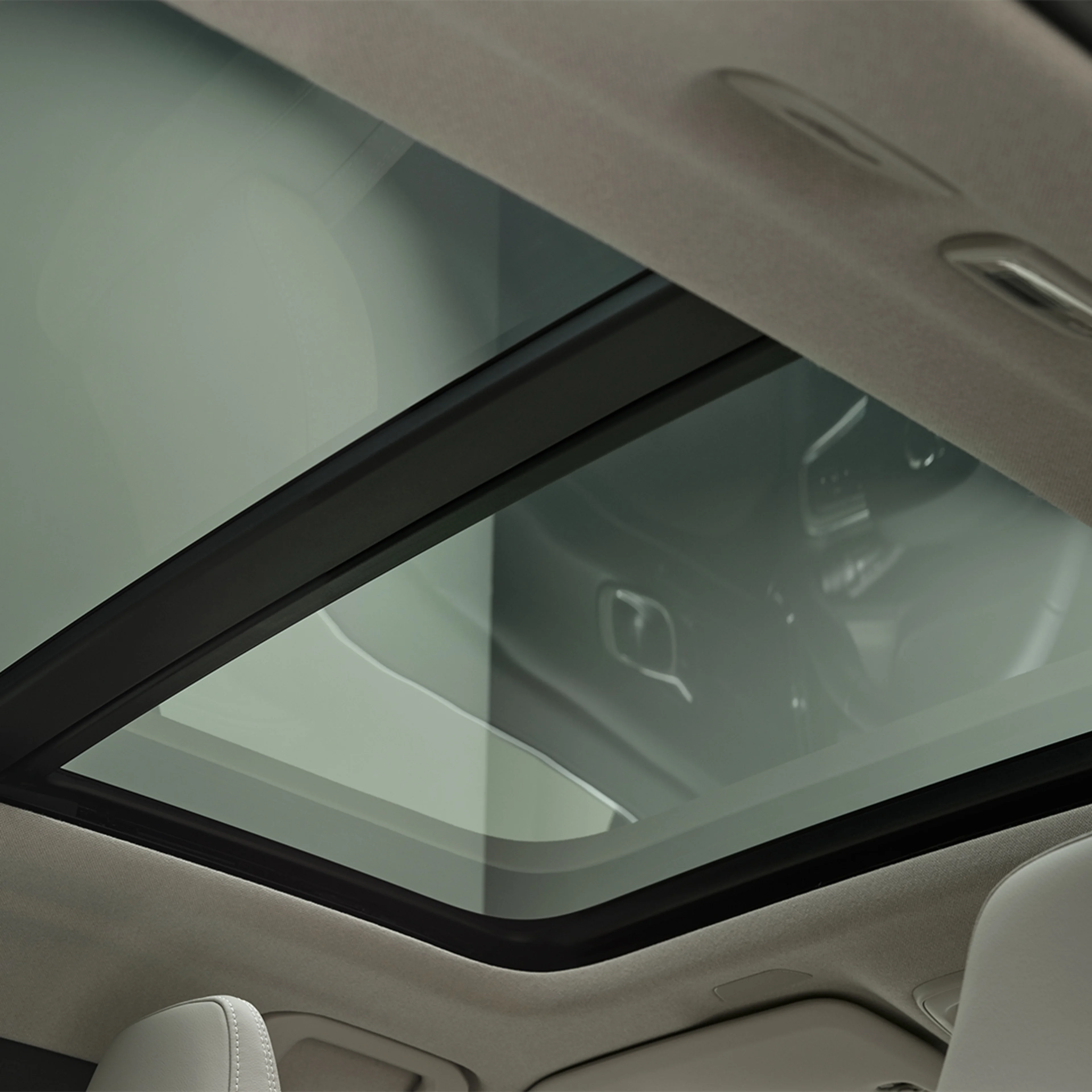 Techo panorámico en un SUV Volvo XC40.