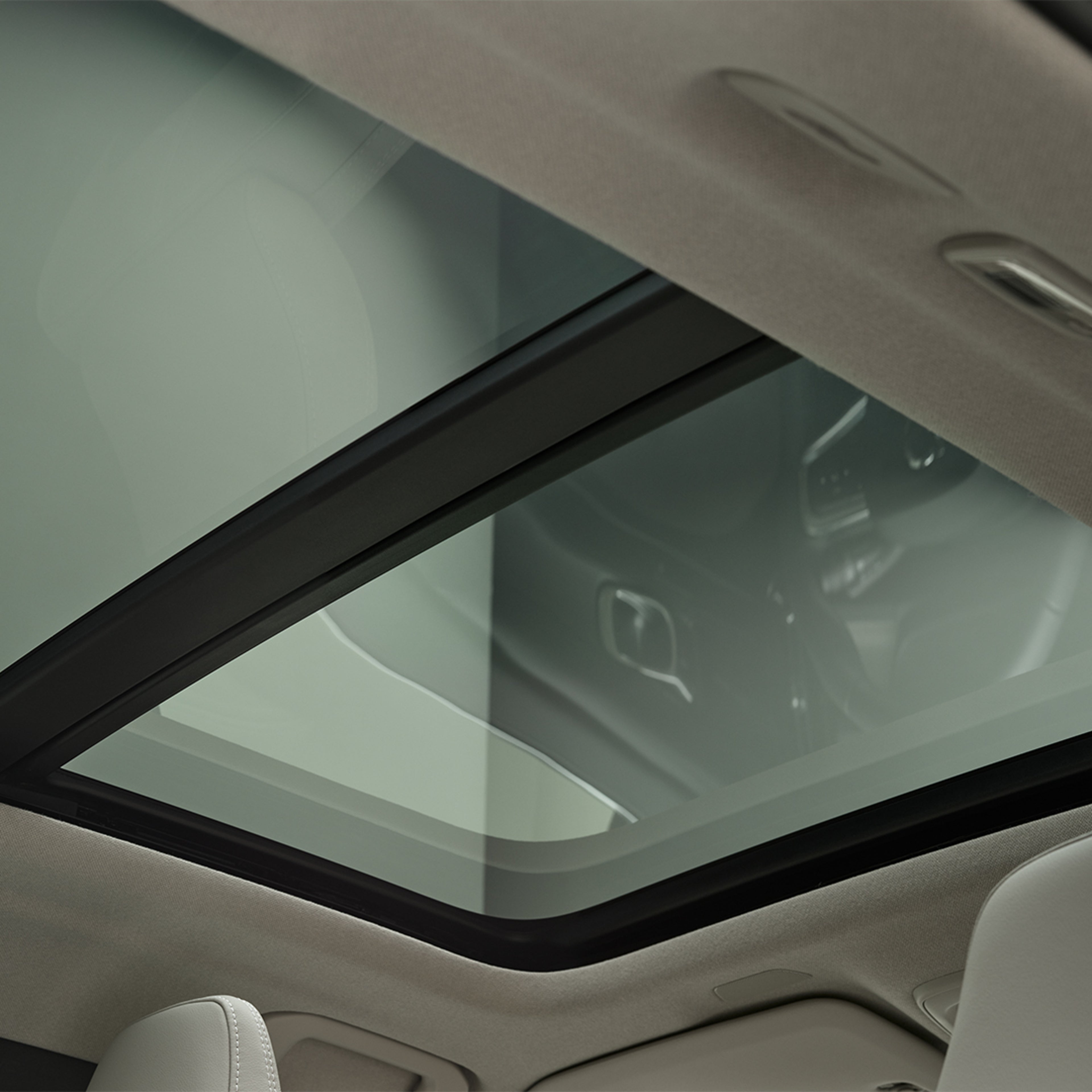 Techo panorámico en un SUV Volvo XC40.