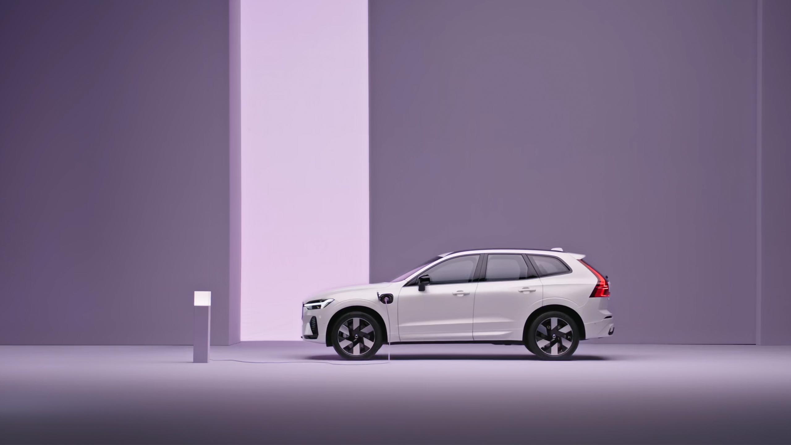 2025 XC60 plug-in hybrid | midsize luxury SUV | Volvo Car USA