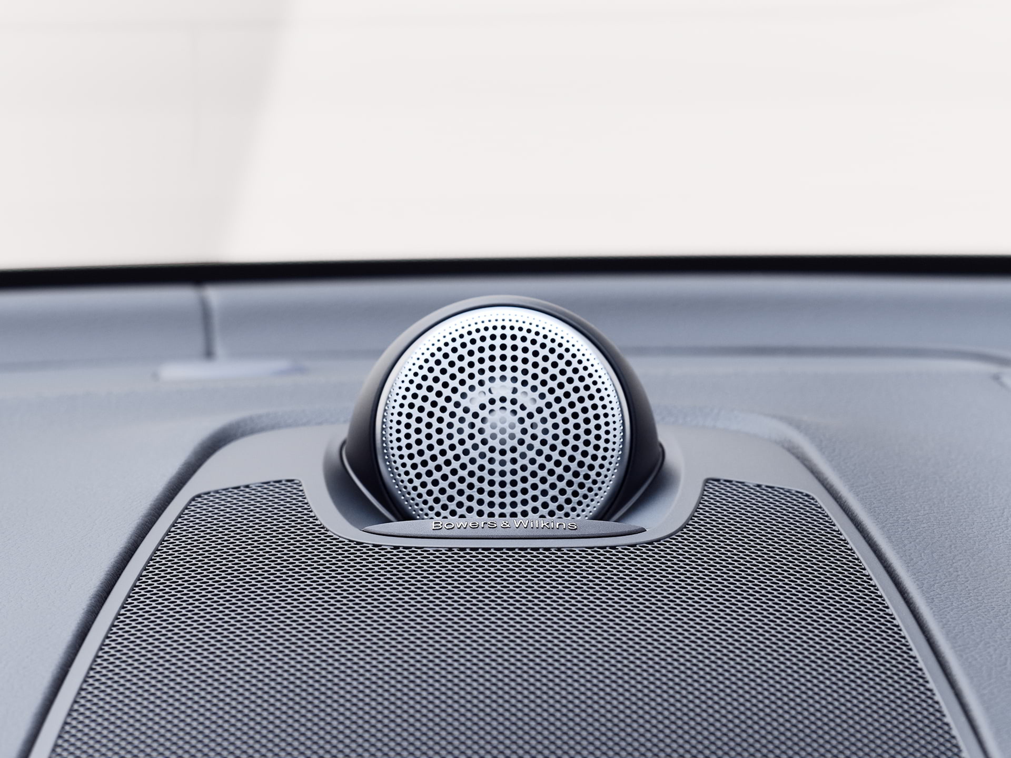 Altavoces Bowers & Wilkins en el interior de un SUV Volvo XC60.