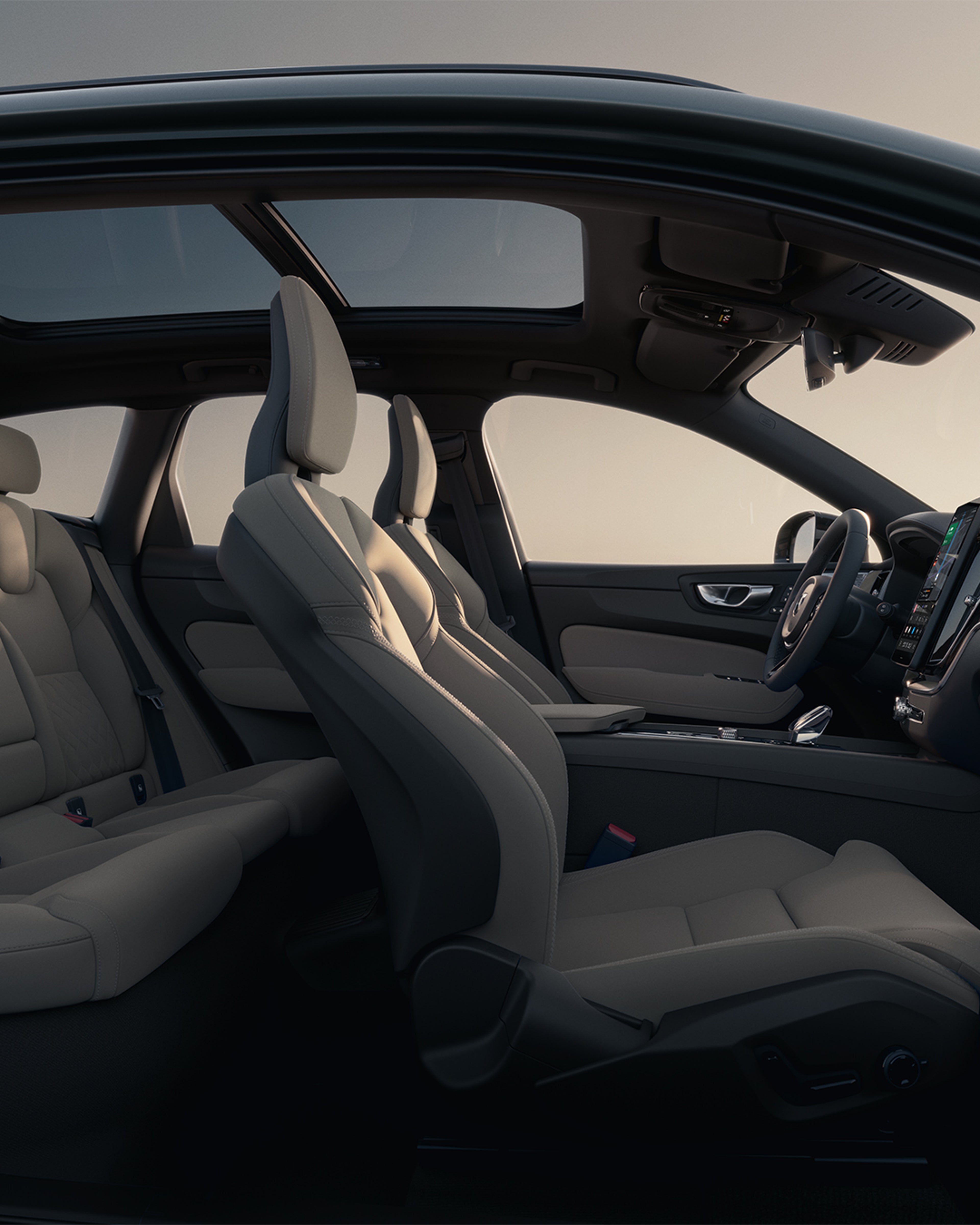 Volvo XC60 중형 플러그인 하이브리드 SUV의 실내.