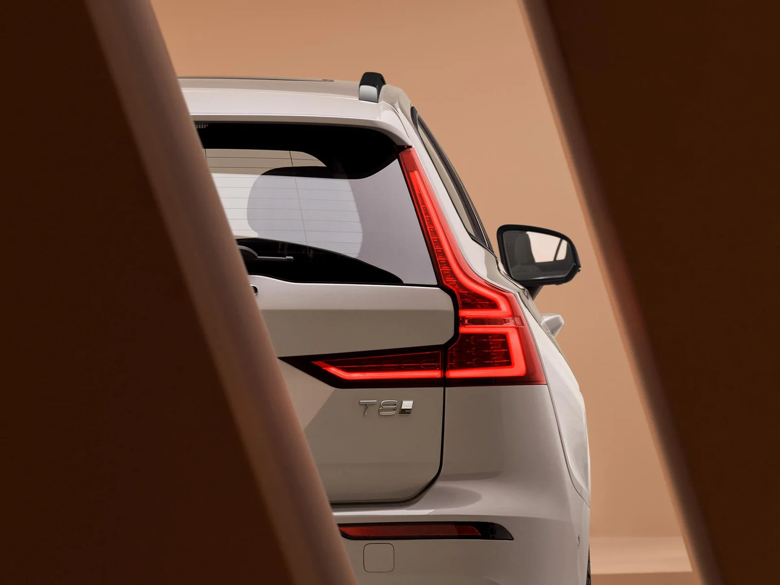 Lernen Sie unseren Volvo V60 Plugin HybridKombi mit Google