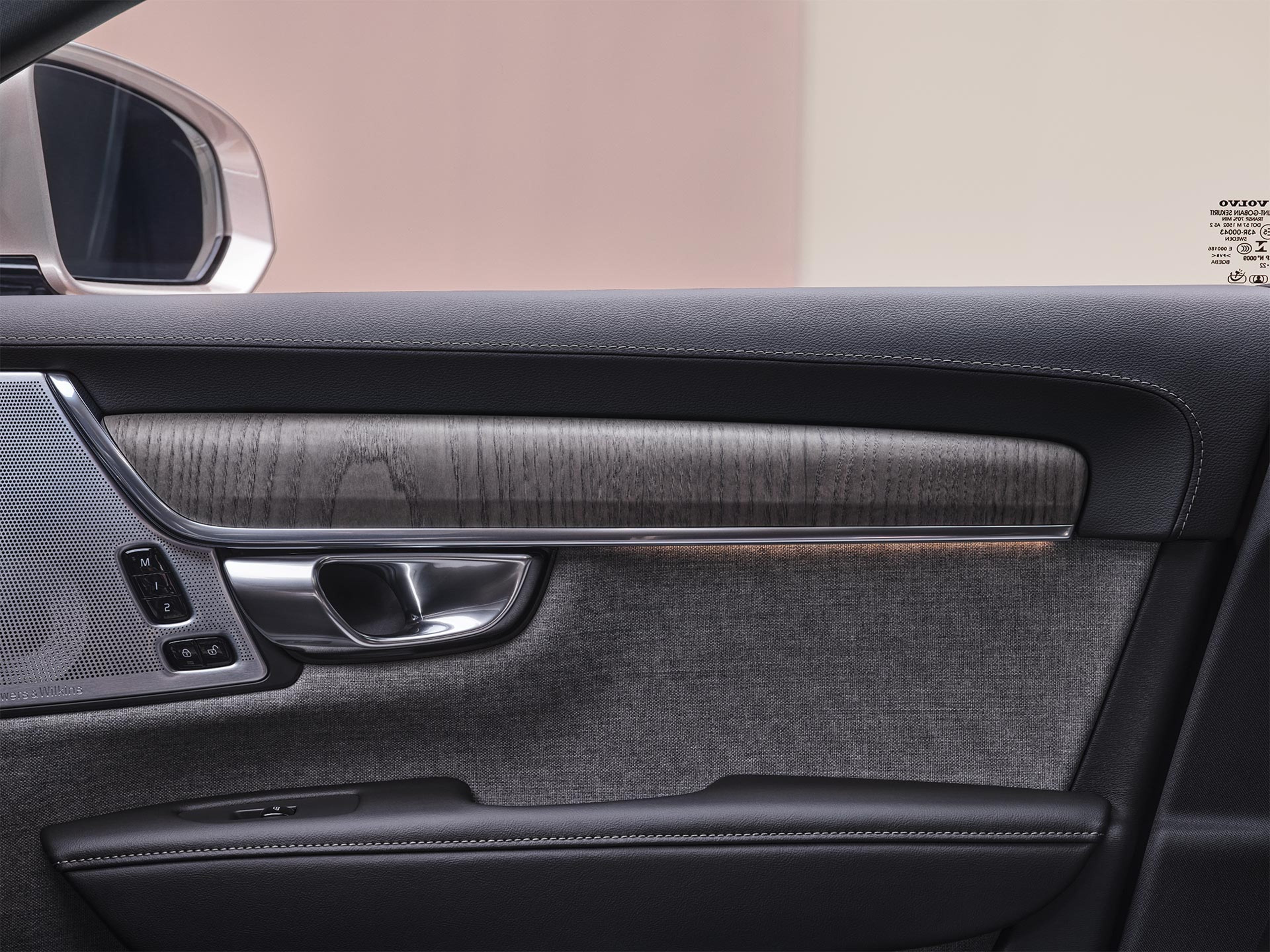 Volvo V90 plug-in hybrid cabin ambient lighting.