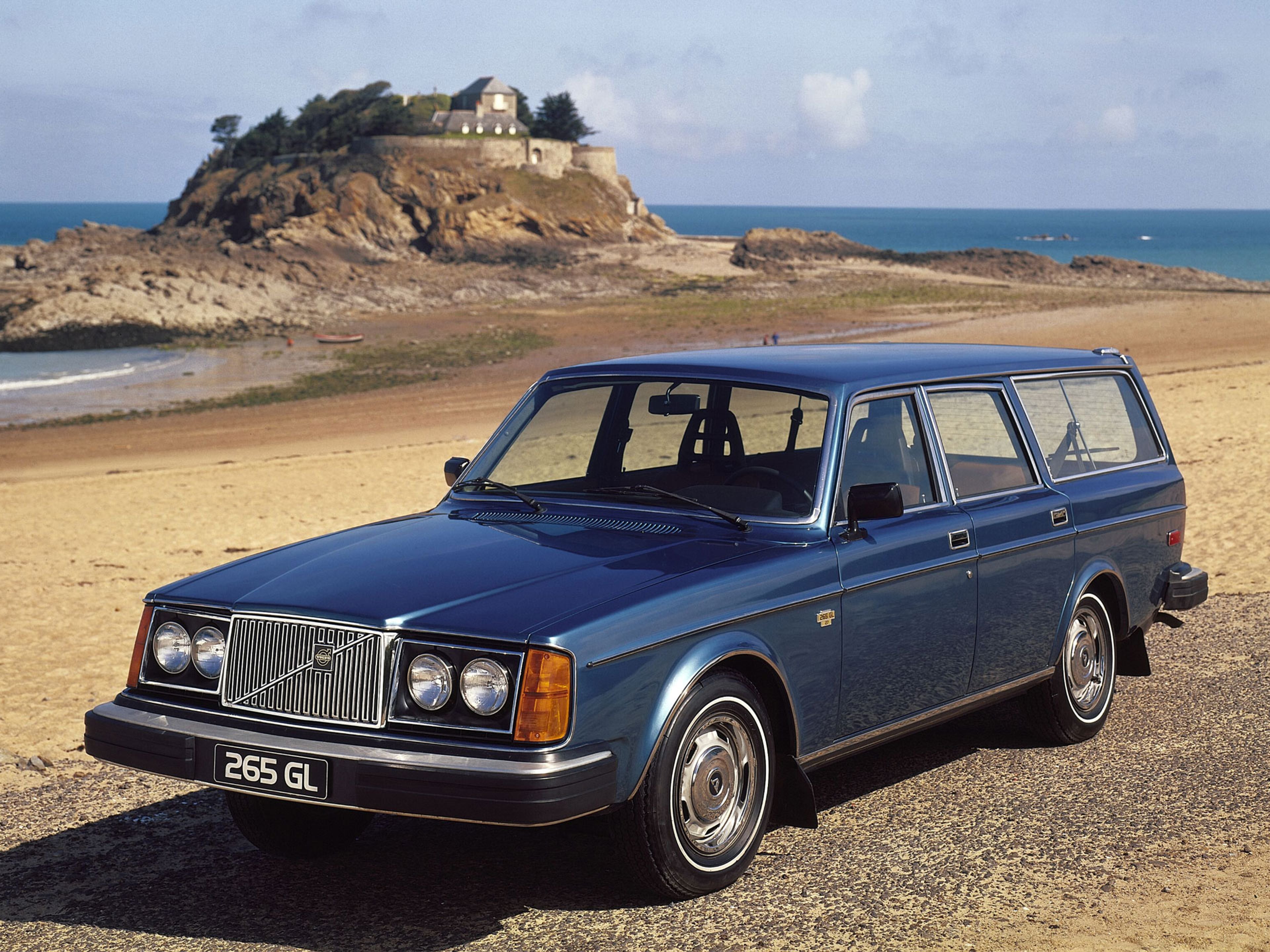 Picture showing the Volvo 265.
