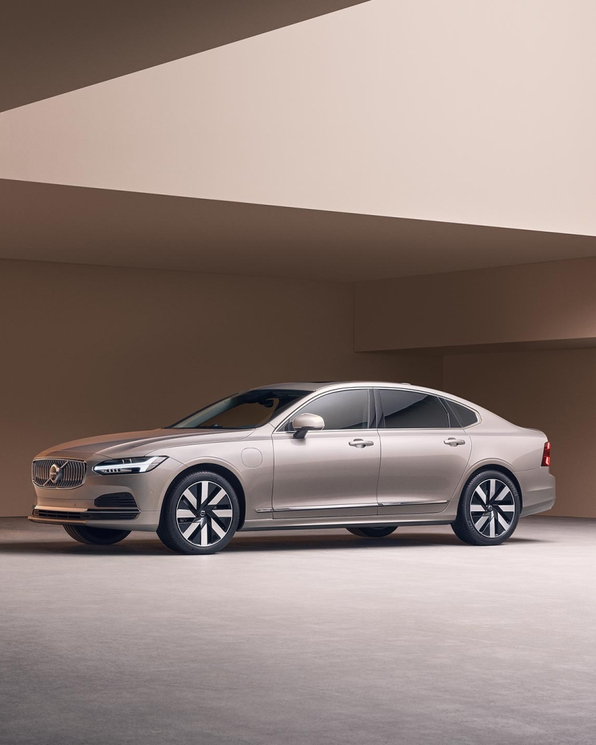 2025 S90 plug-in hybrid | large luxury sedan | Volvo Car USA