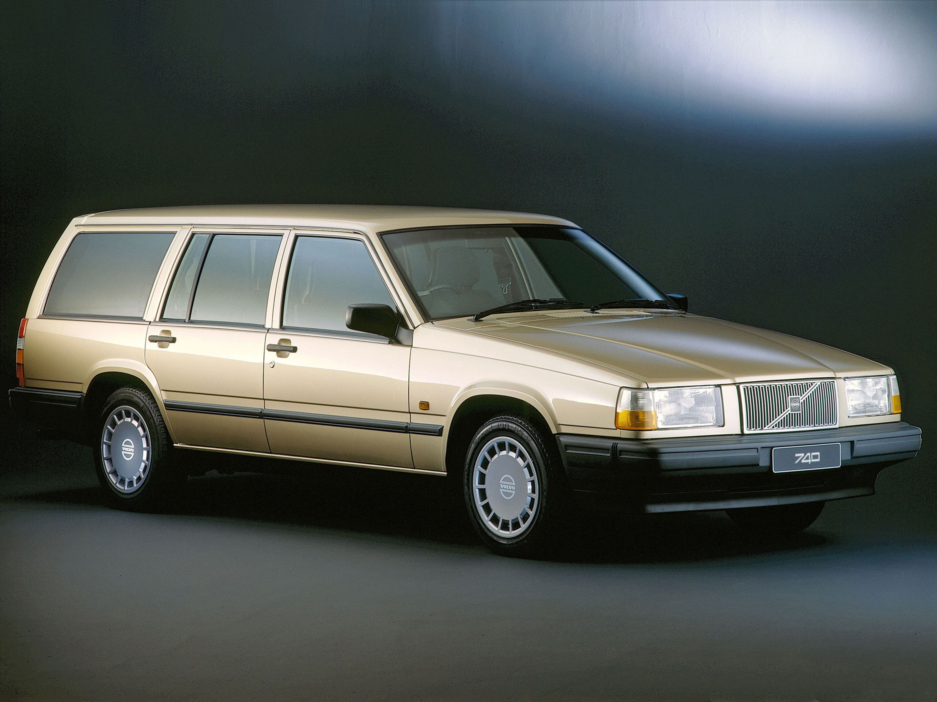 Bilde som viser Volvo 740 stasjonsvogn.