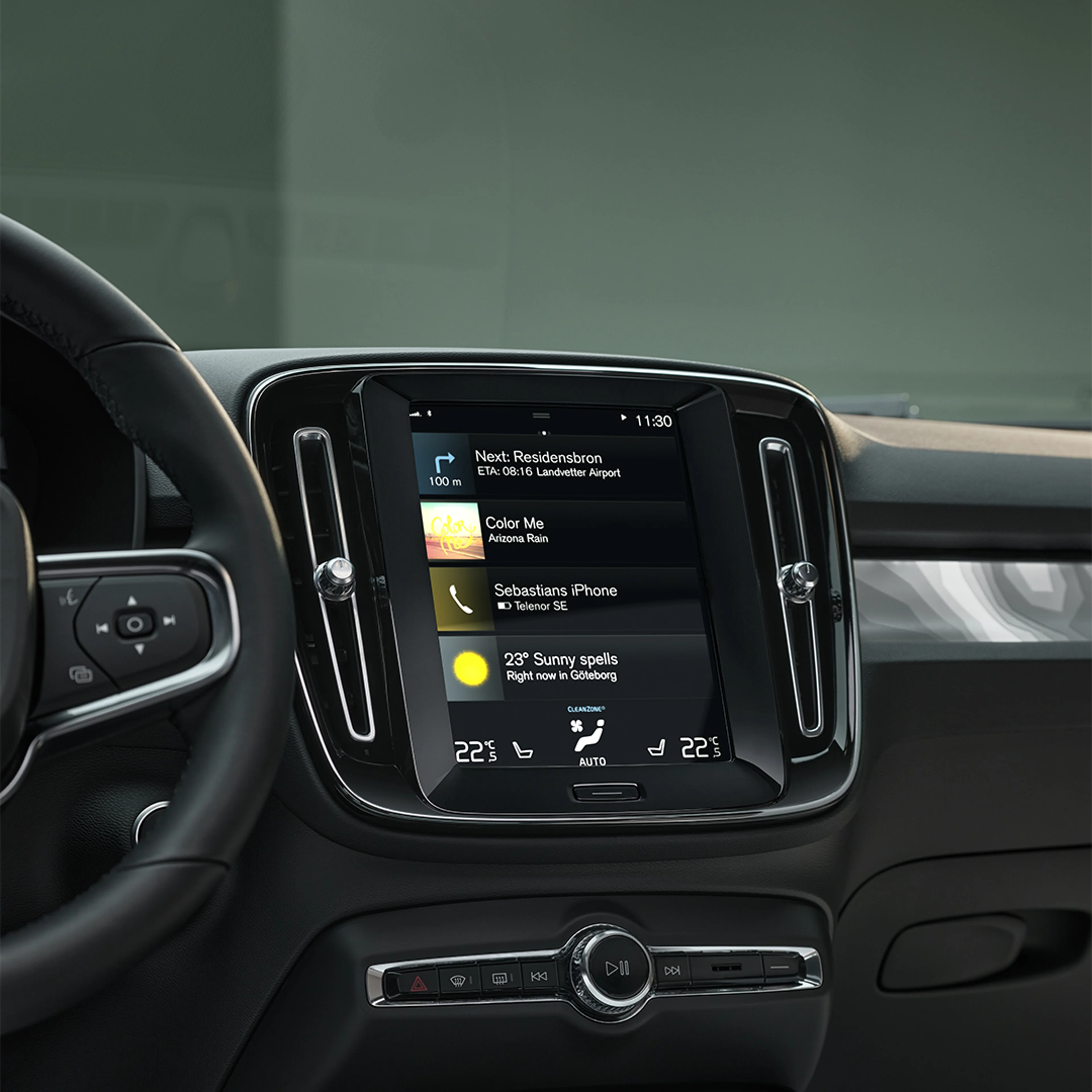 Zentraler Touchscreen des Volvo XC40 Recharge Plug-in Hybrid.