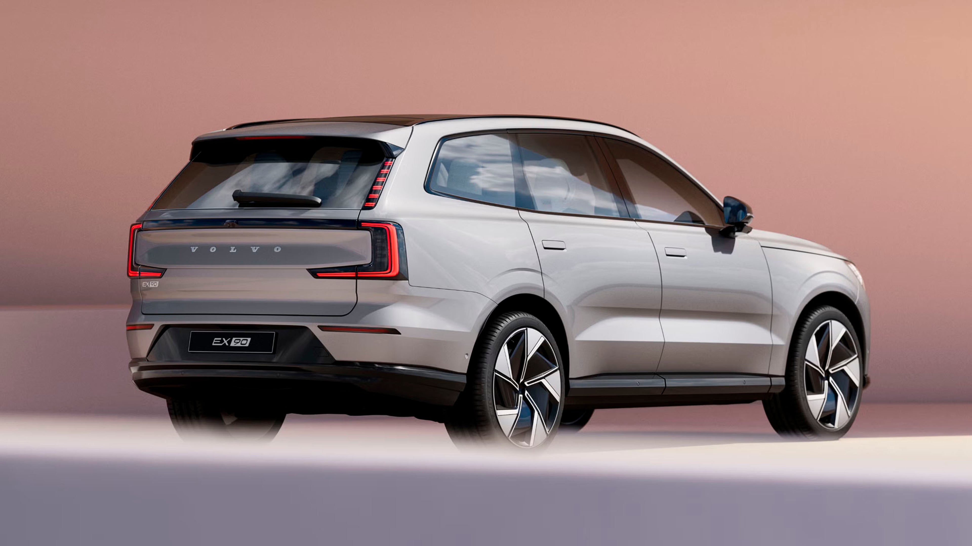 Volvo EX90 eléctrico vista lateral destacando sus líneas de diseño