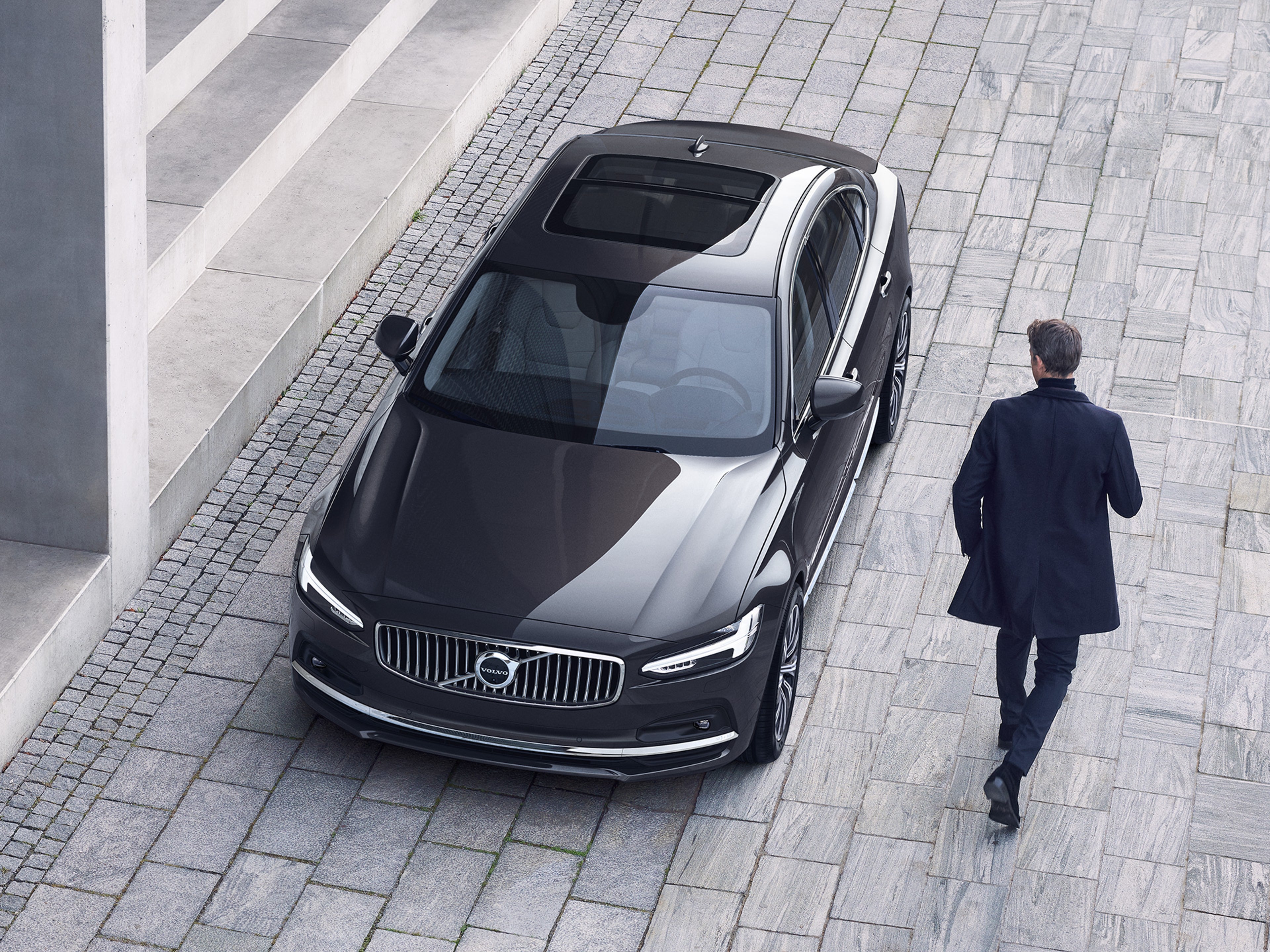 Panoramic roof on a Volvo S90 sedan.