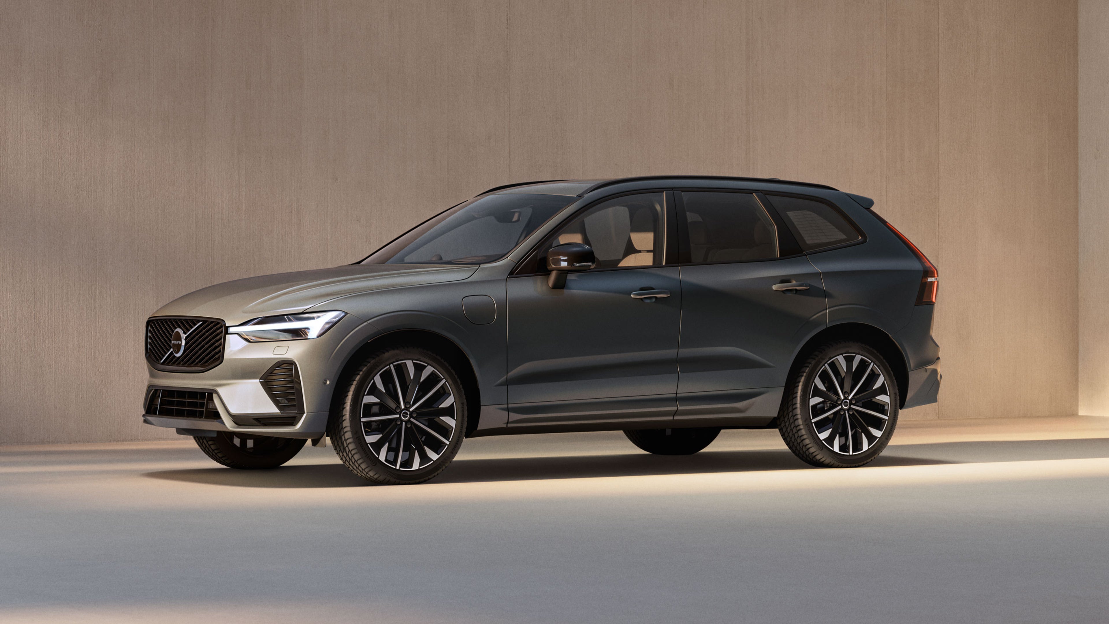 Experience more electric power with the XC60 plug-in hybrid