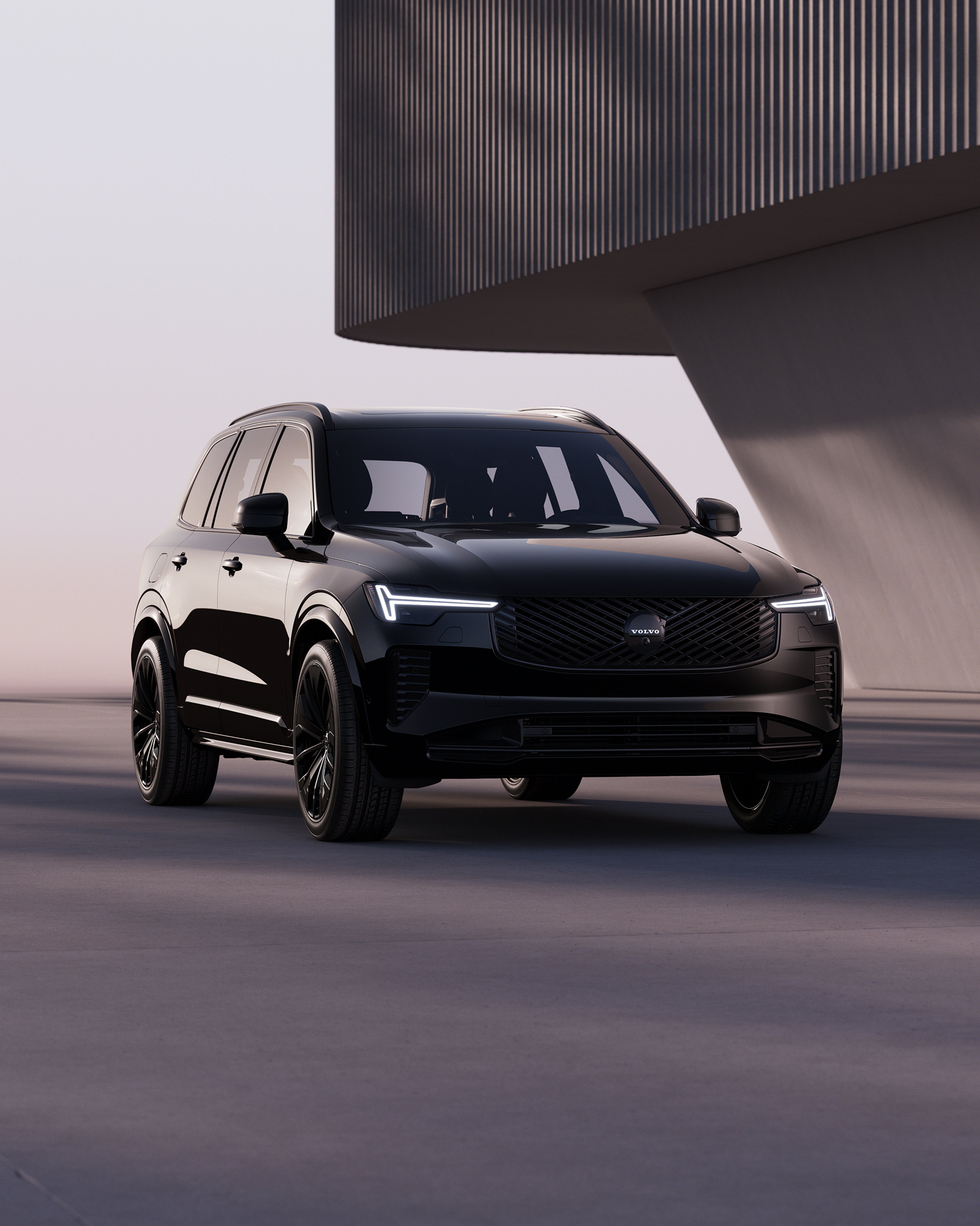 Front-angle view of the XC90 mild hybrid black edition