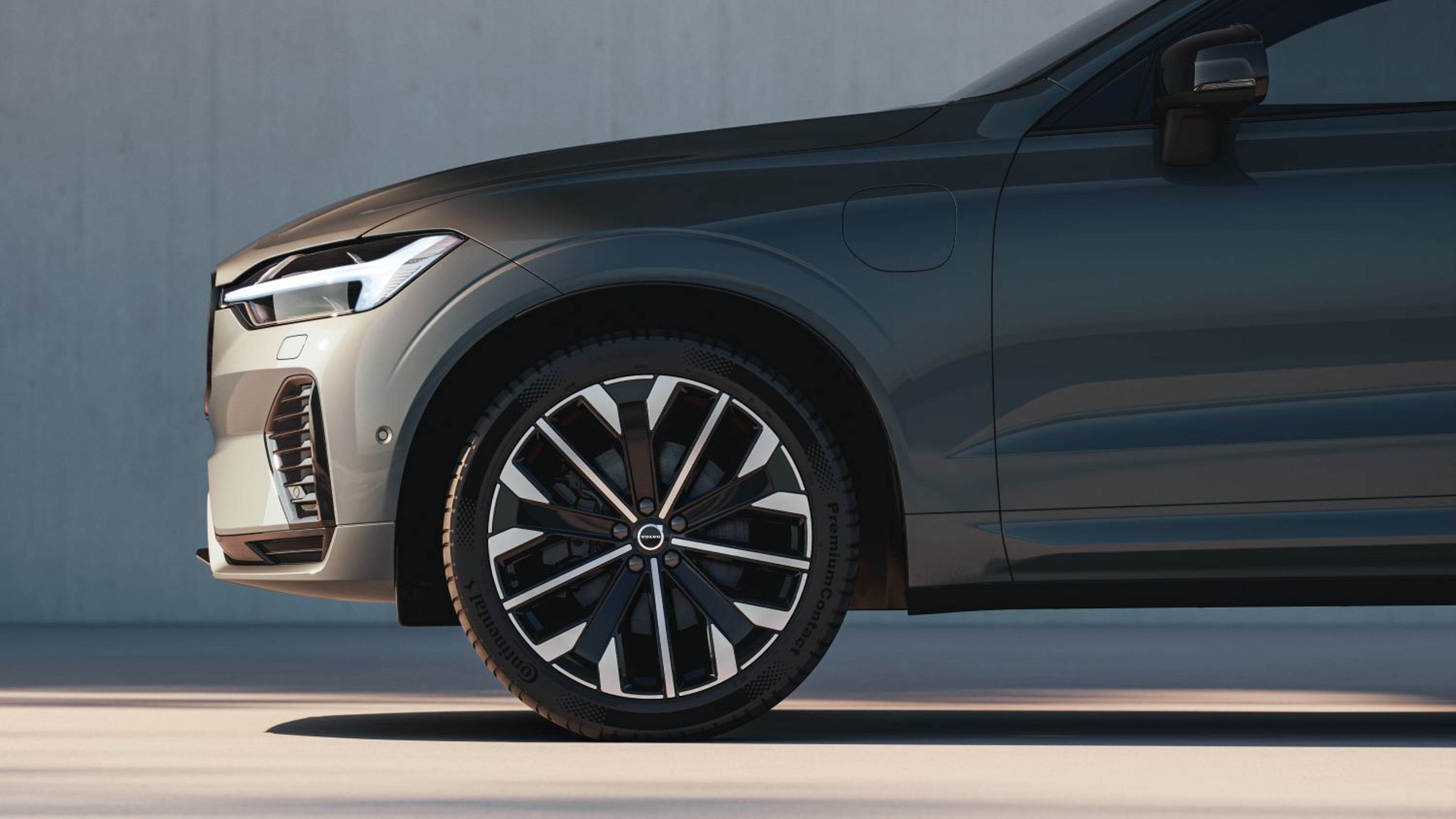 XC60 plug-in hybrid SUV