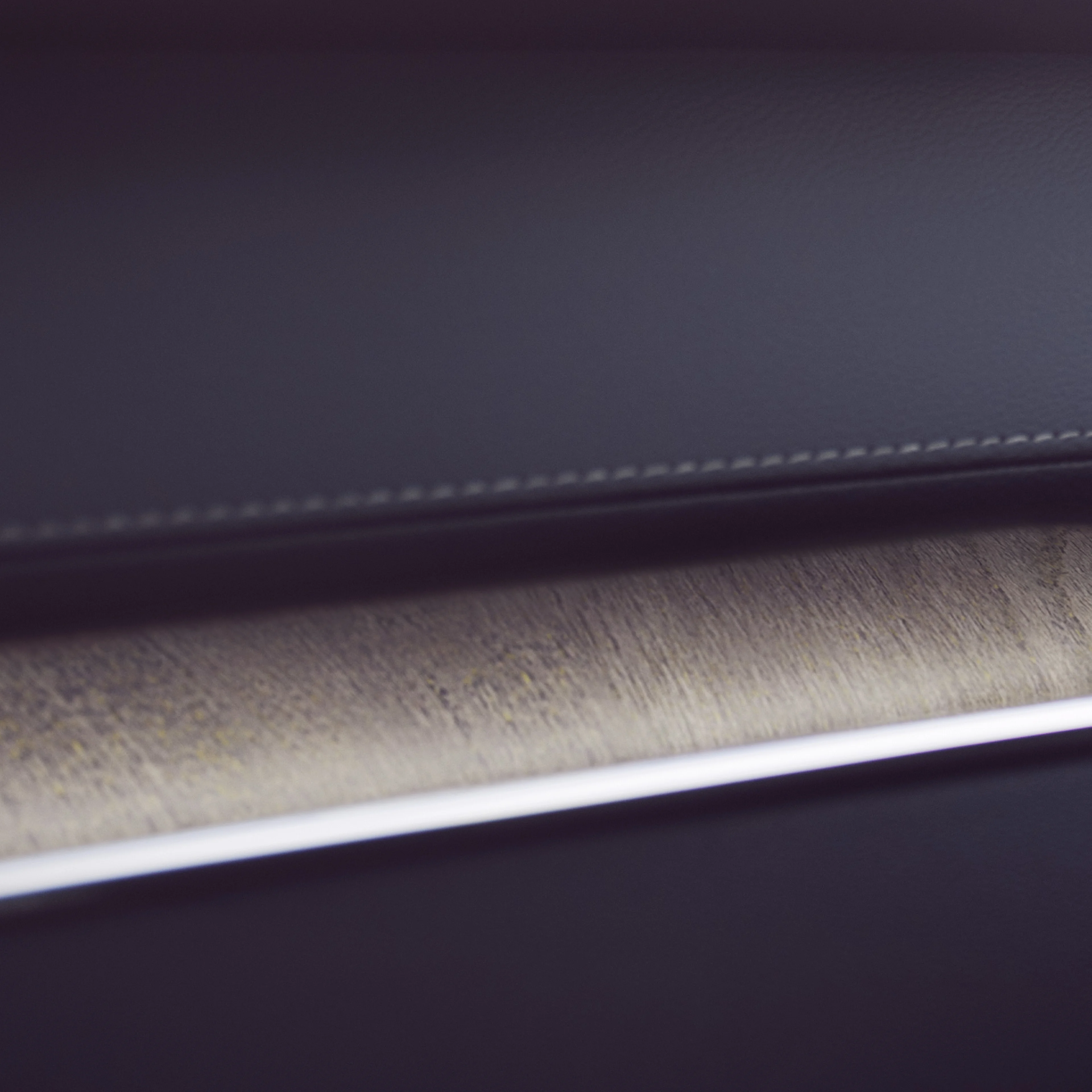 Genuine Driftwood decor inlay in the Volvo XC60 adds a natural touch.