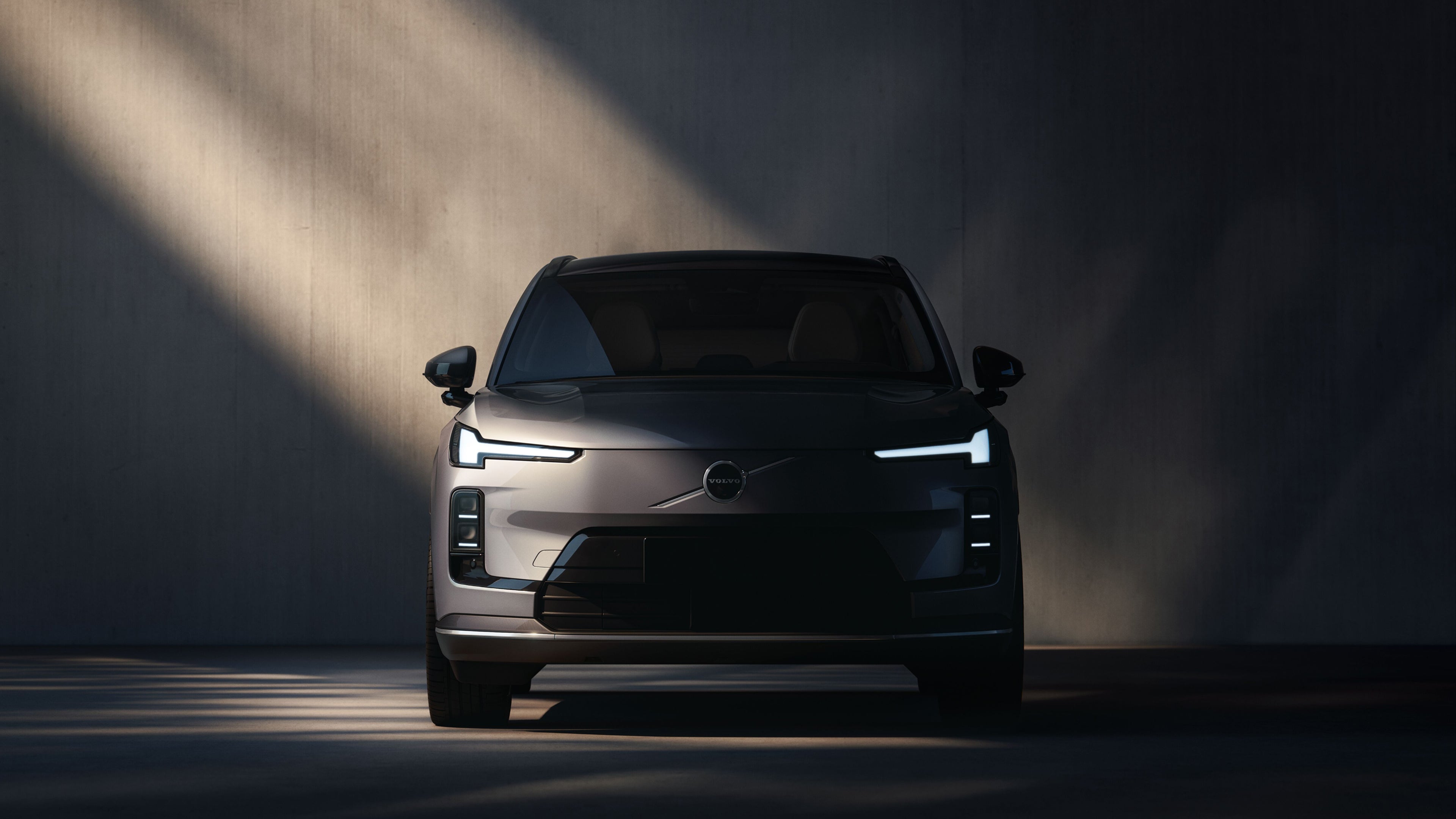 A front-facing view of the Volvo XC70.