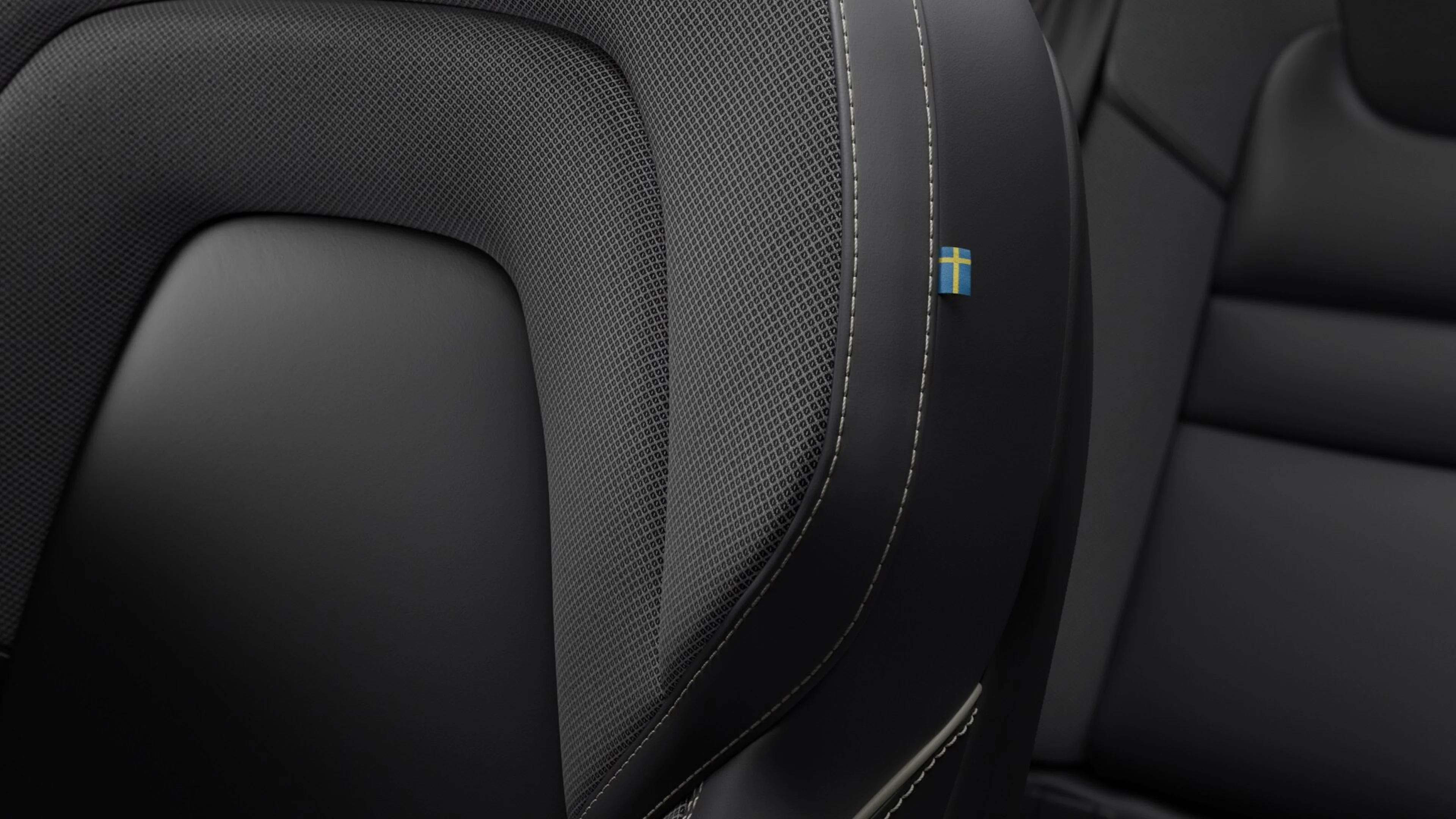 Volvo V60 旅行車的 Nappa 真皮前座椅。