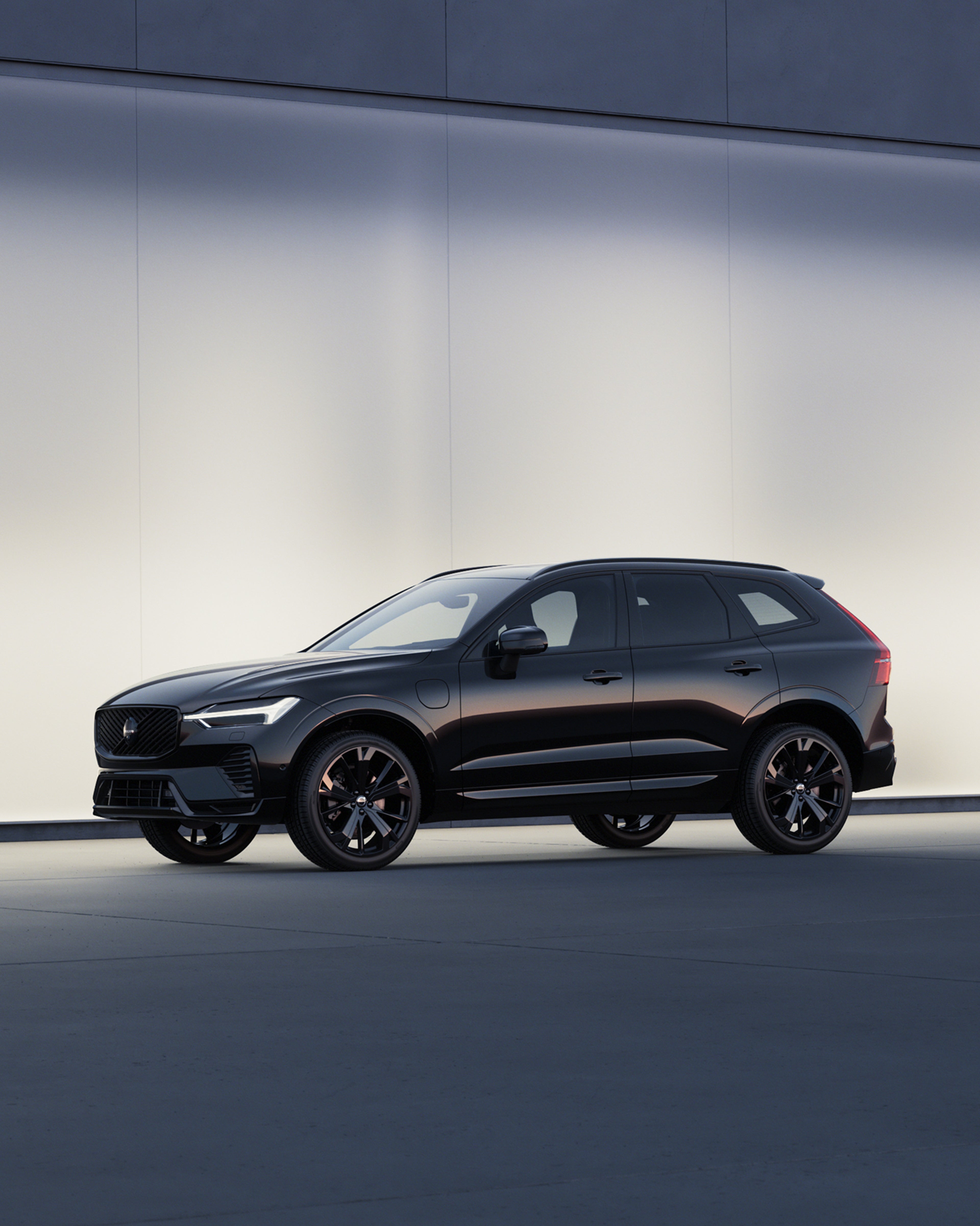 Vista frontale angolata della XC60 Black Edition
