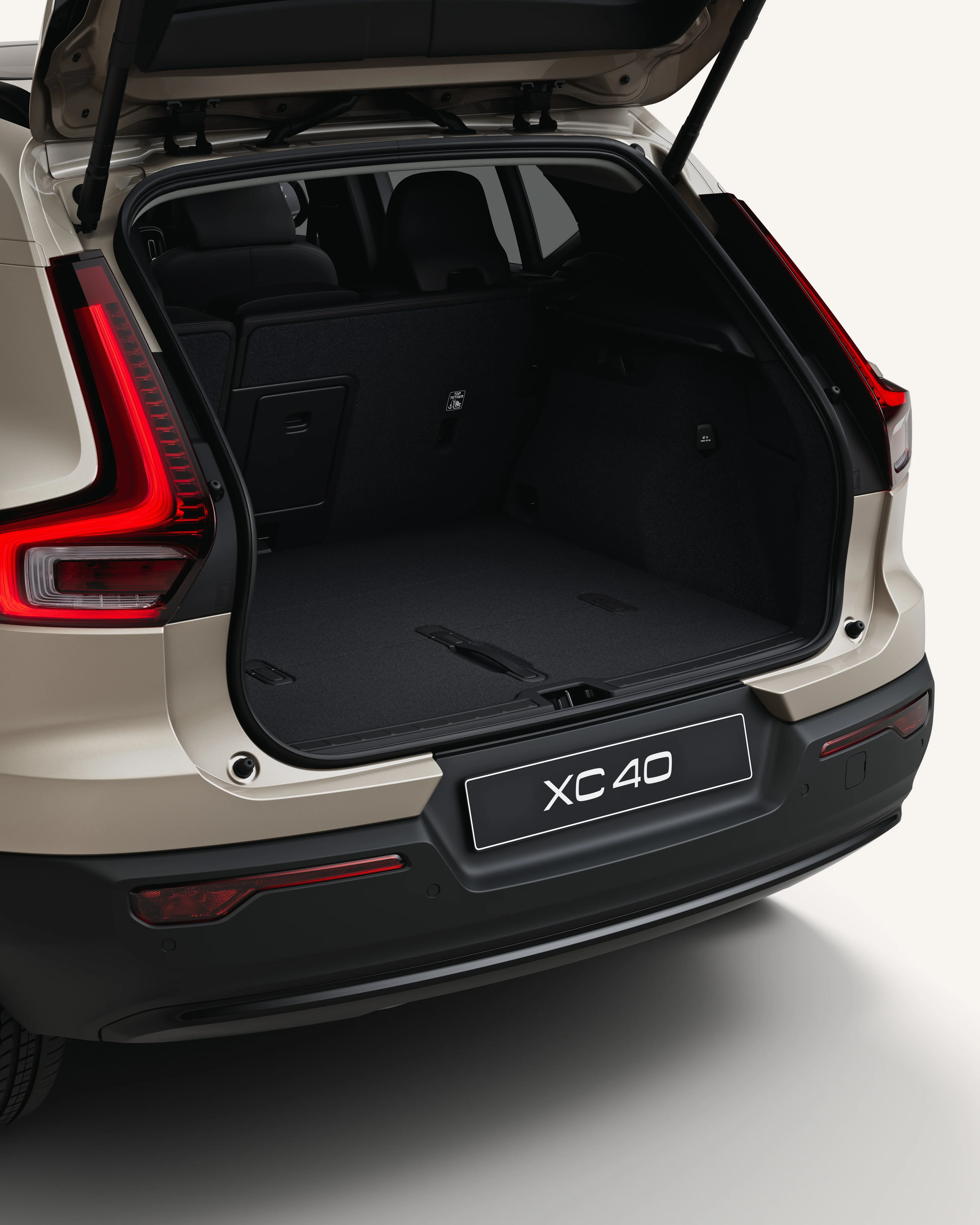 Close-up view of an open trunk in the Volvo XC40.
