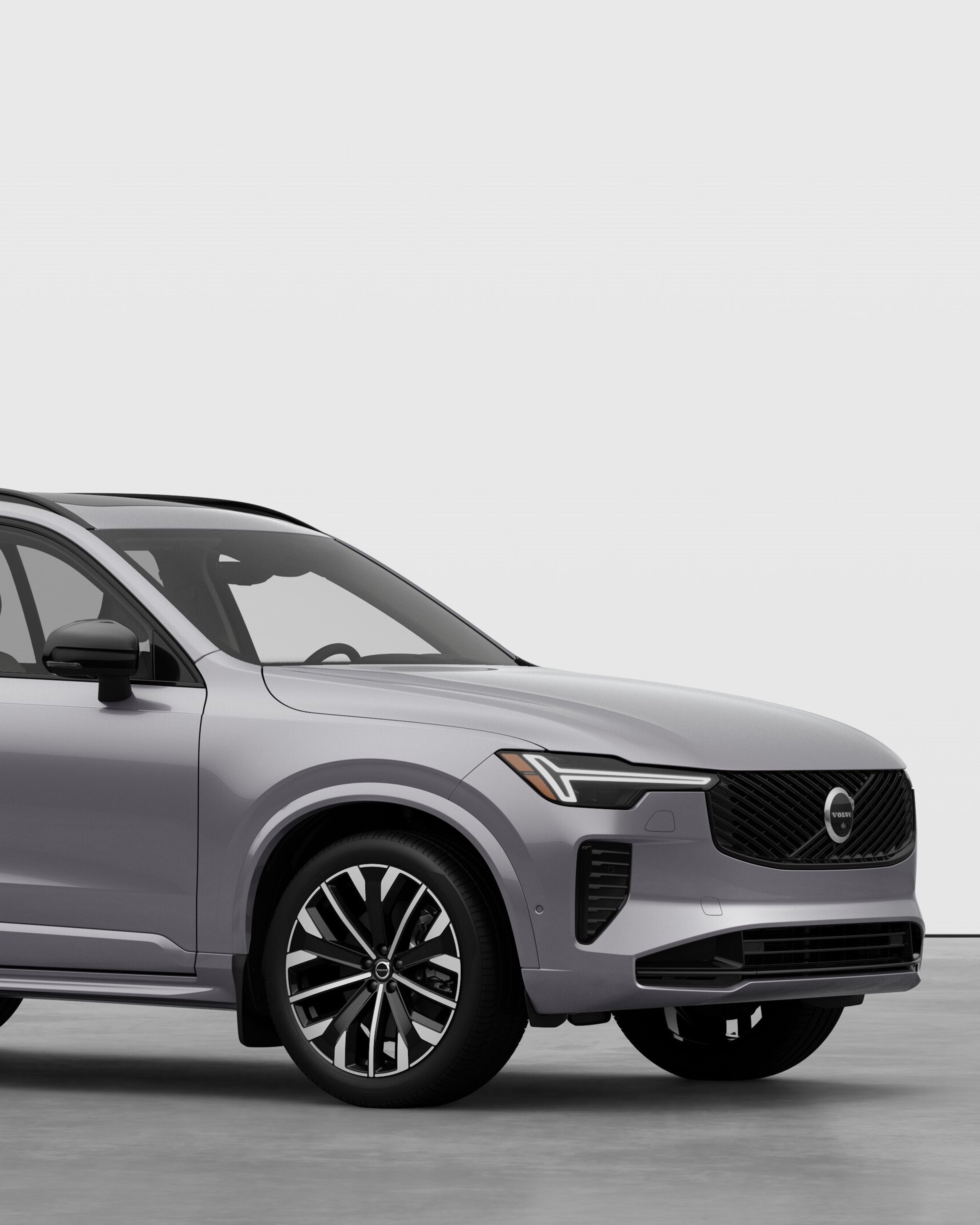 Exterior angle view of Volvo XC90 Dark Theme front