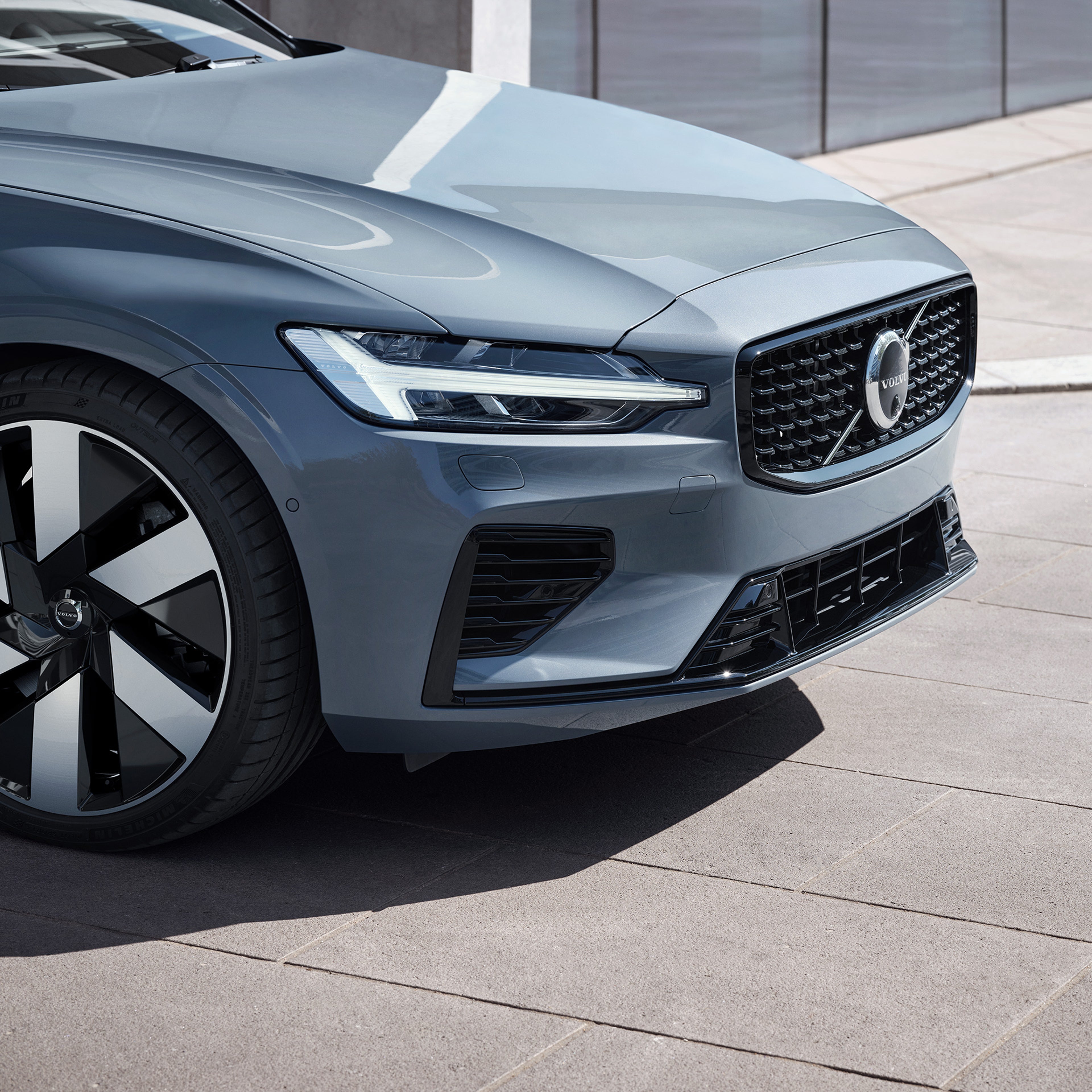 Volvo S60 Recharge con un chasis avanzado.