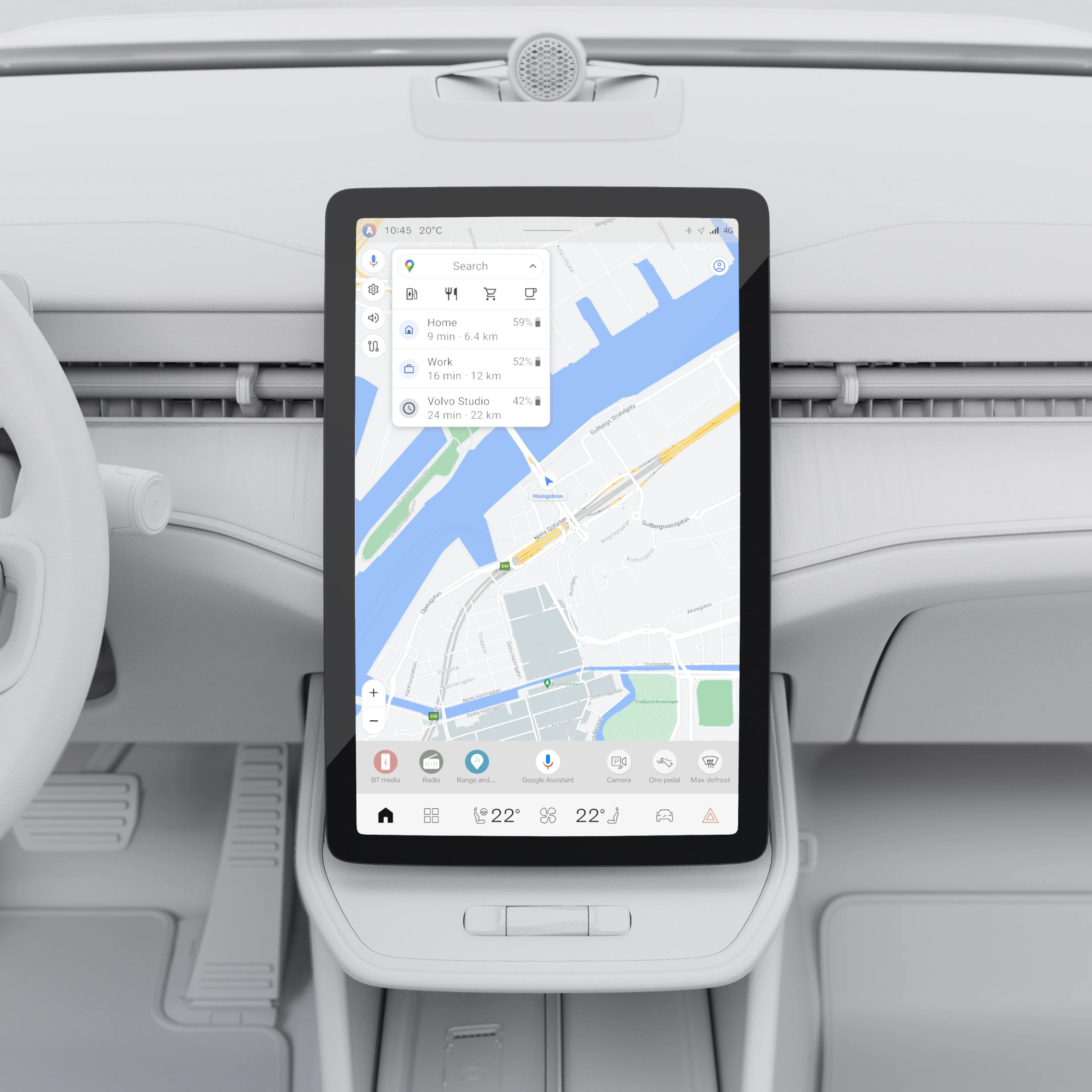 Freistehendes zentrales Display im Volvo ES90 mit Anzeige von Navigation, Medien und Bedienelementen auf einem eleganten Touchscreen.