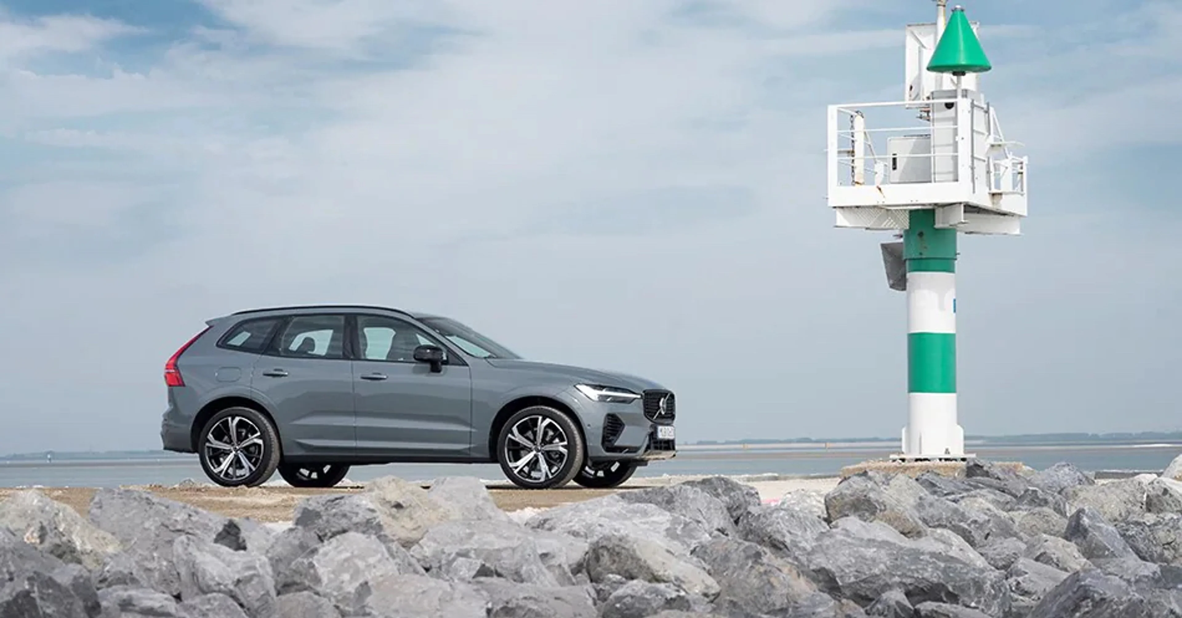 XC60 next to lake