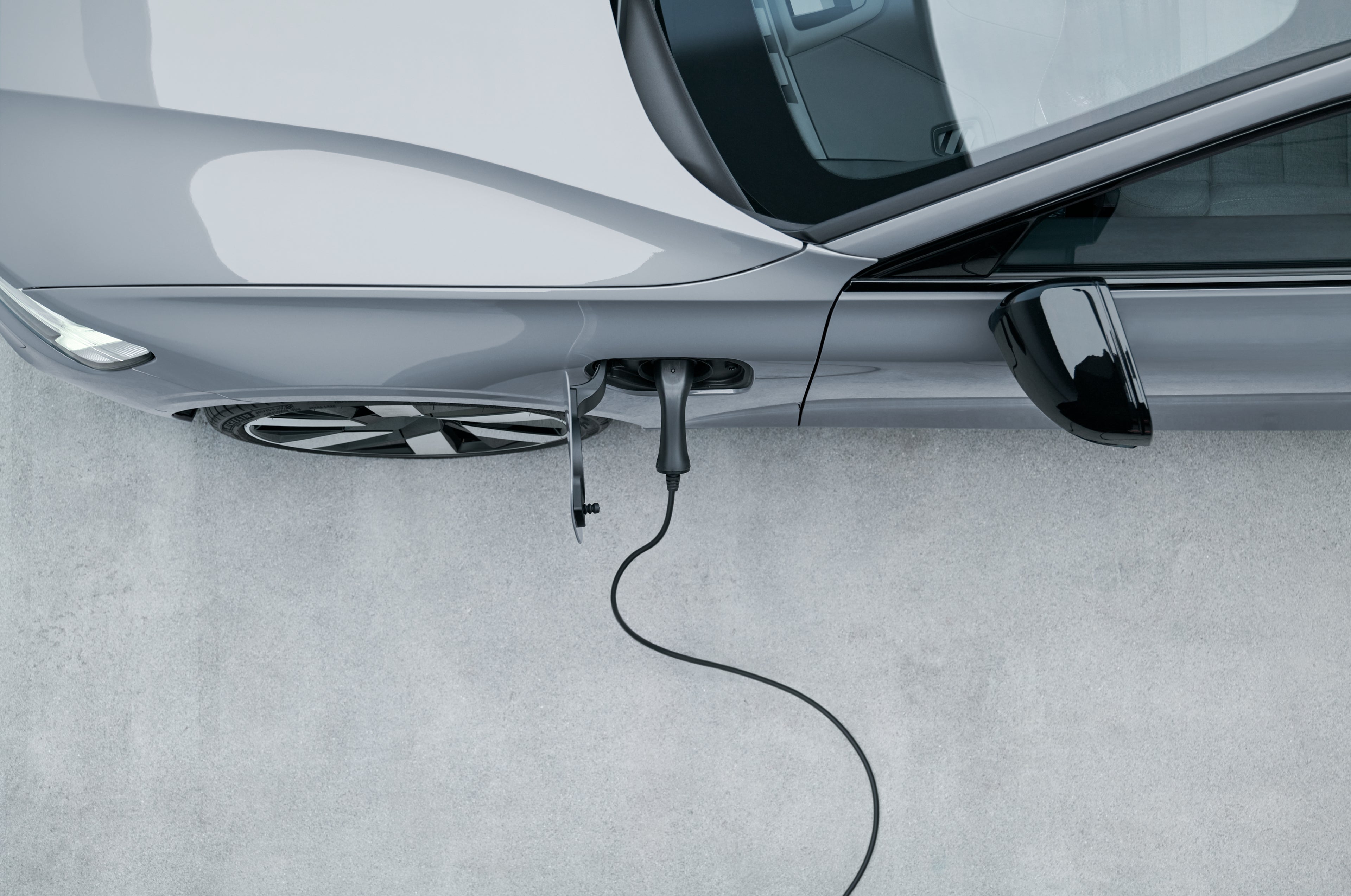 Komplexný prehľad o nabíjaní elektromobilov.