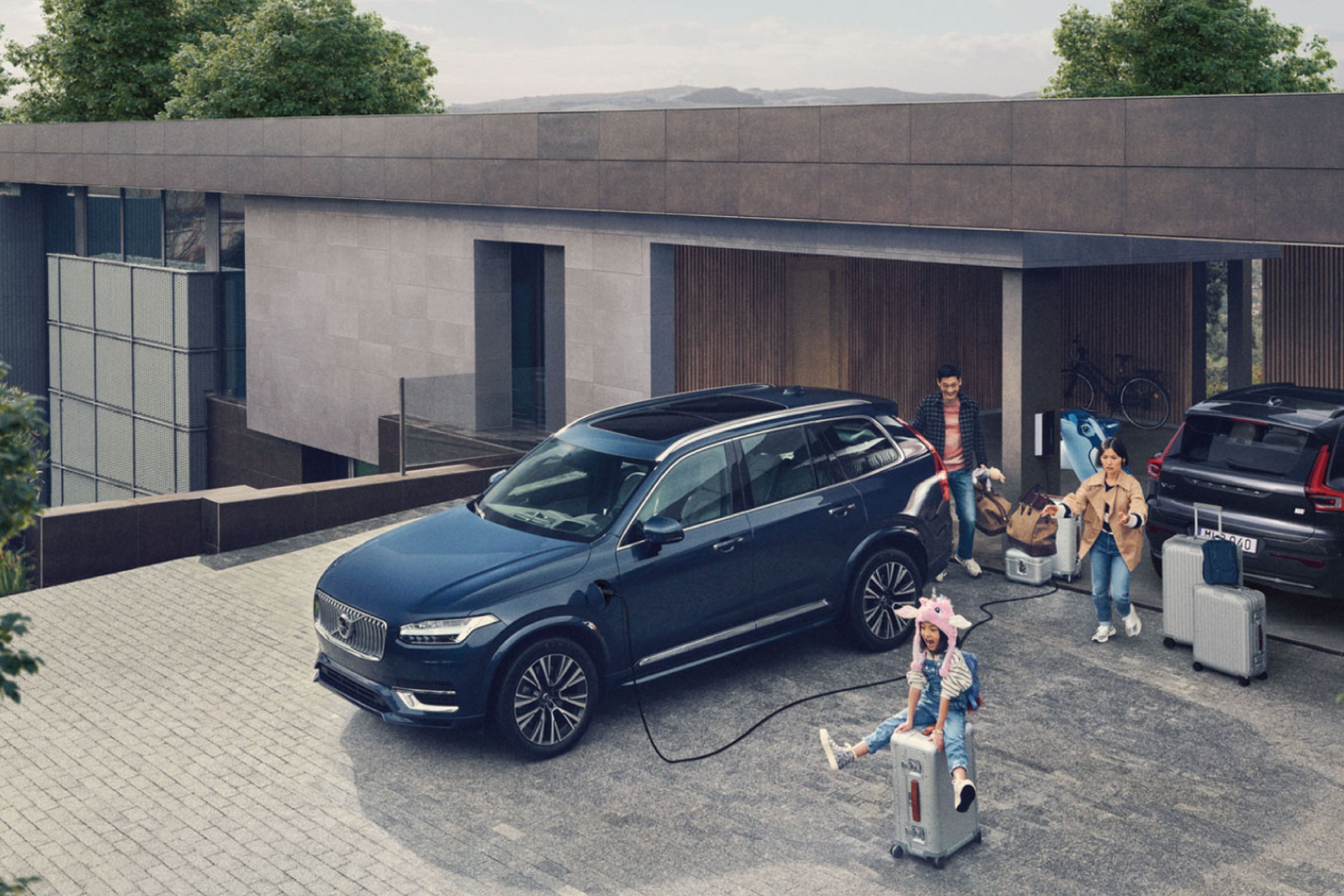 顯示電動車馬達和電池配置的的純電動 VOLVO 汽車 CMA 平台。