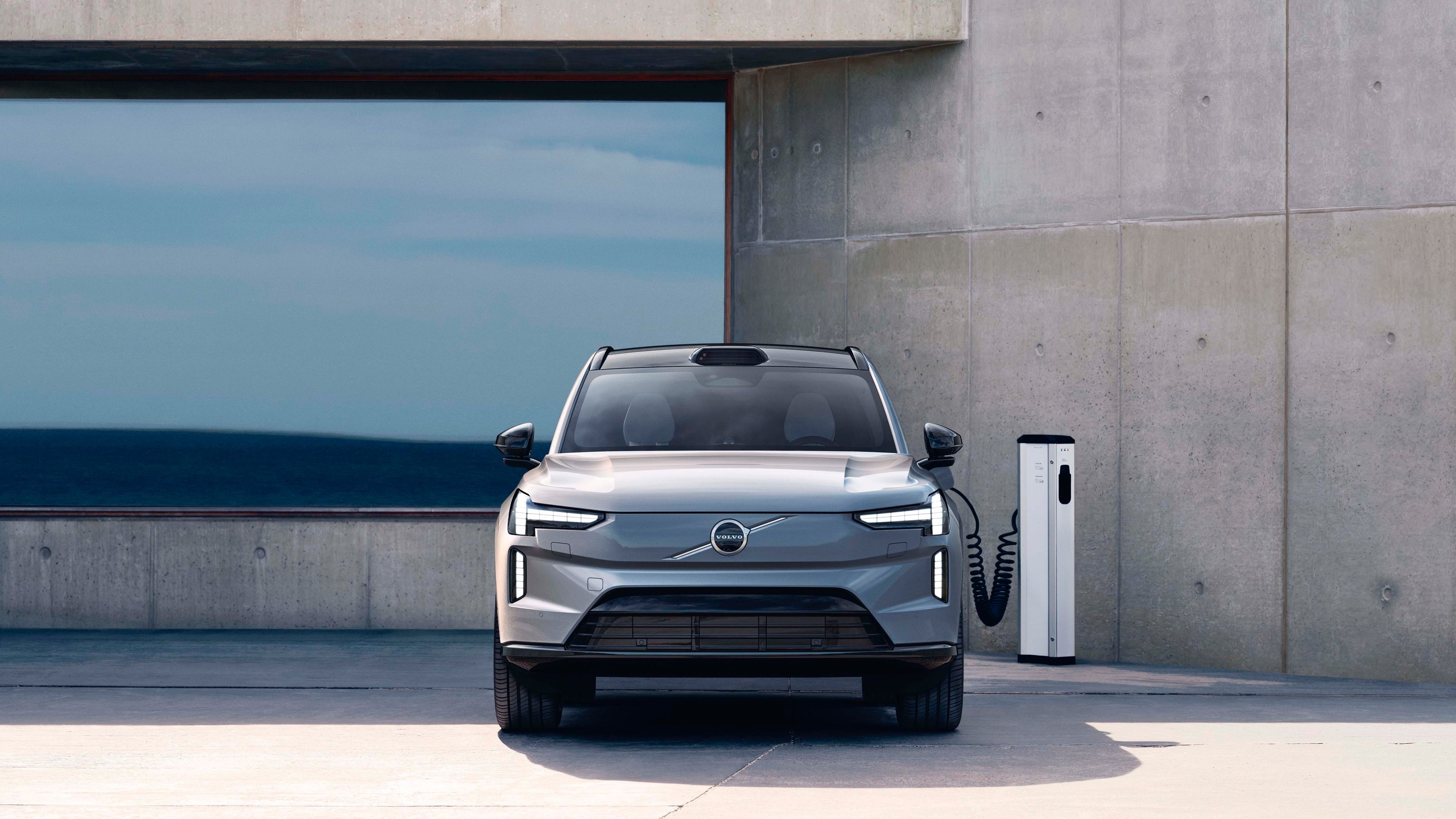 Nuevo Volvo EX90 recargando